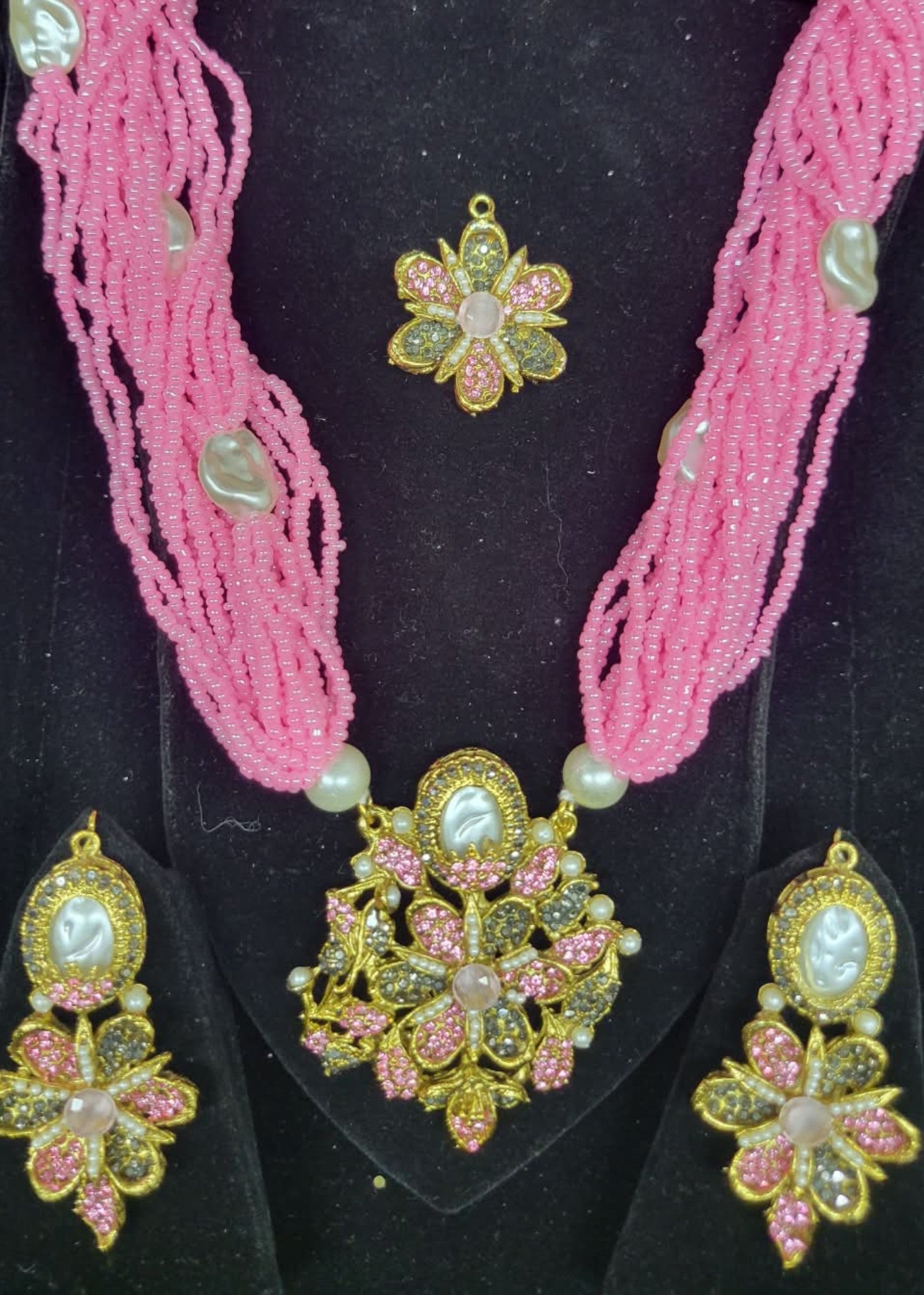Jewelry Set in Jet black, hot pink red Color by - Trendy Women Jewelry Set GVH0800