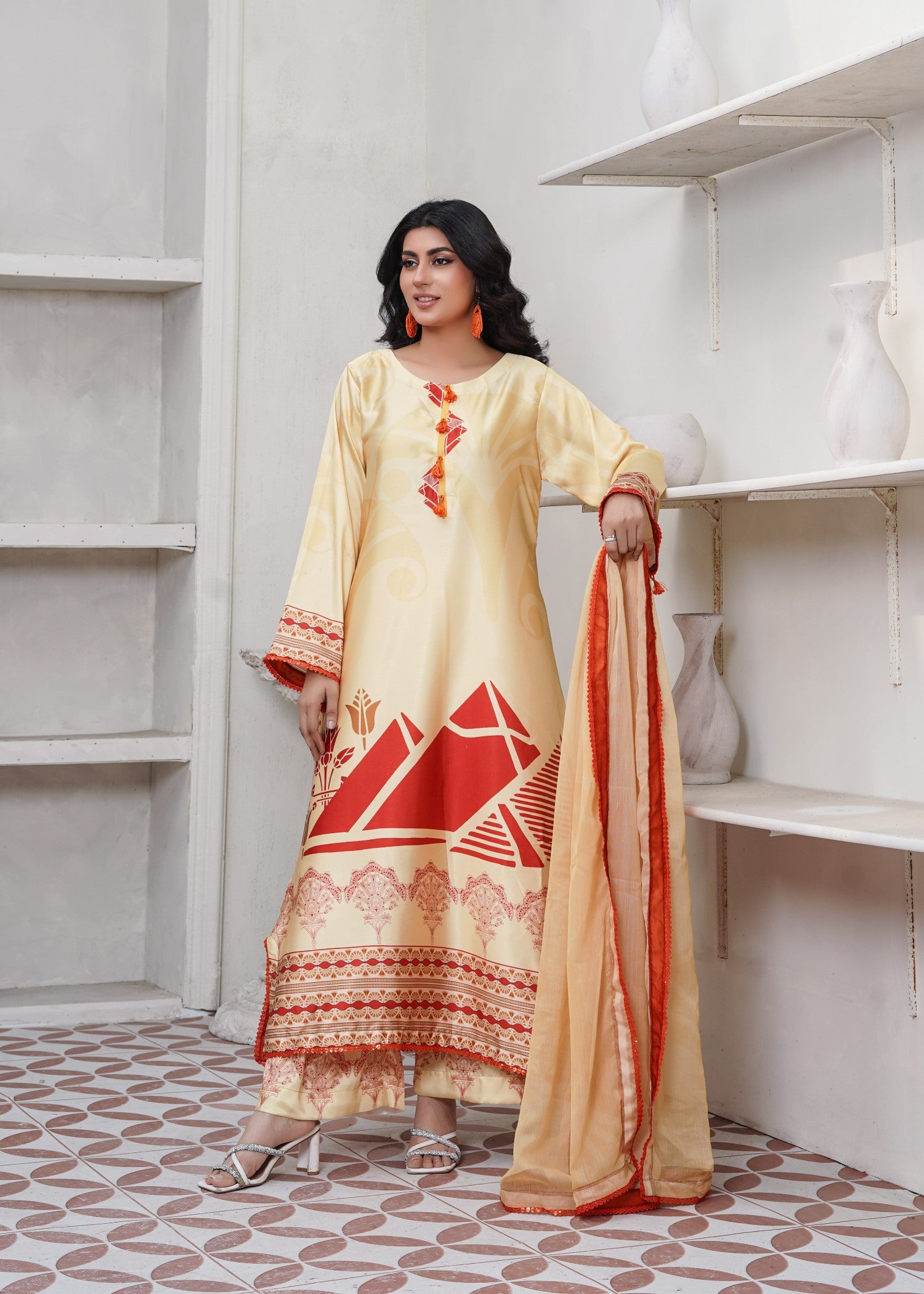 charmuse/shamooz Kaftan in Scarlet, vanilla
