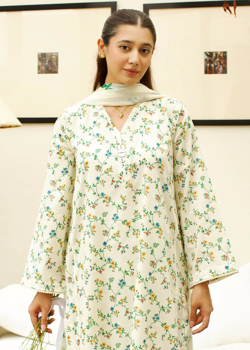lawn Kurta Set in Eggshell
