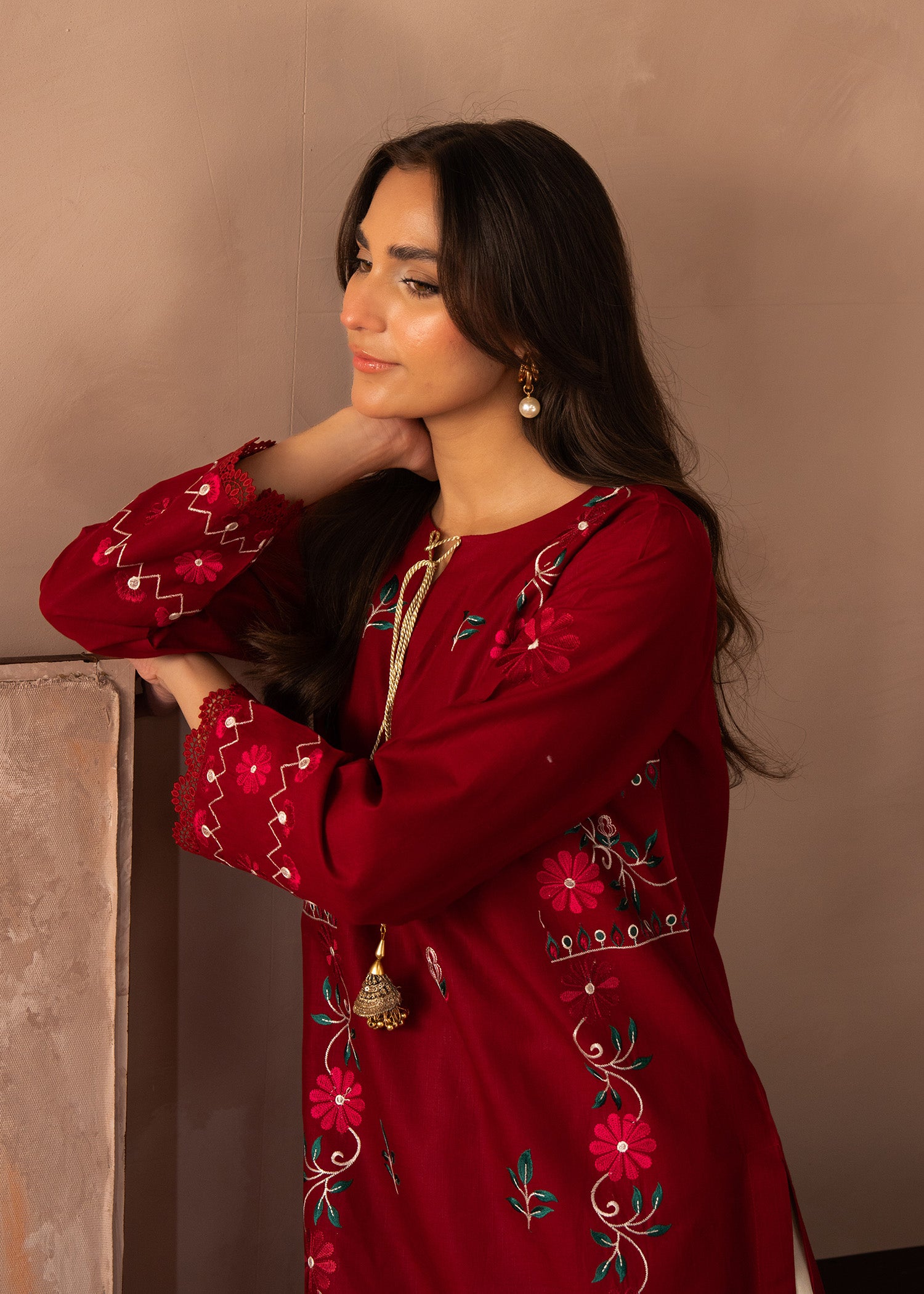 lawn Kurta Set in White, red