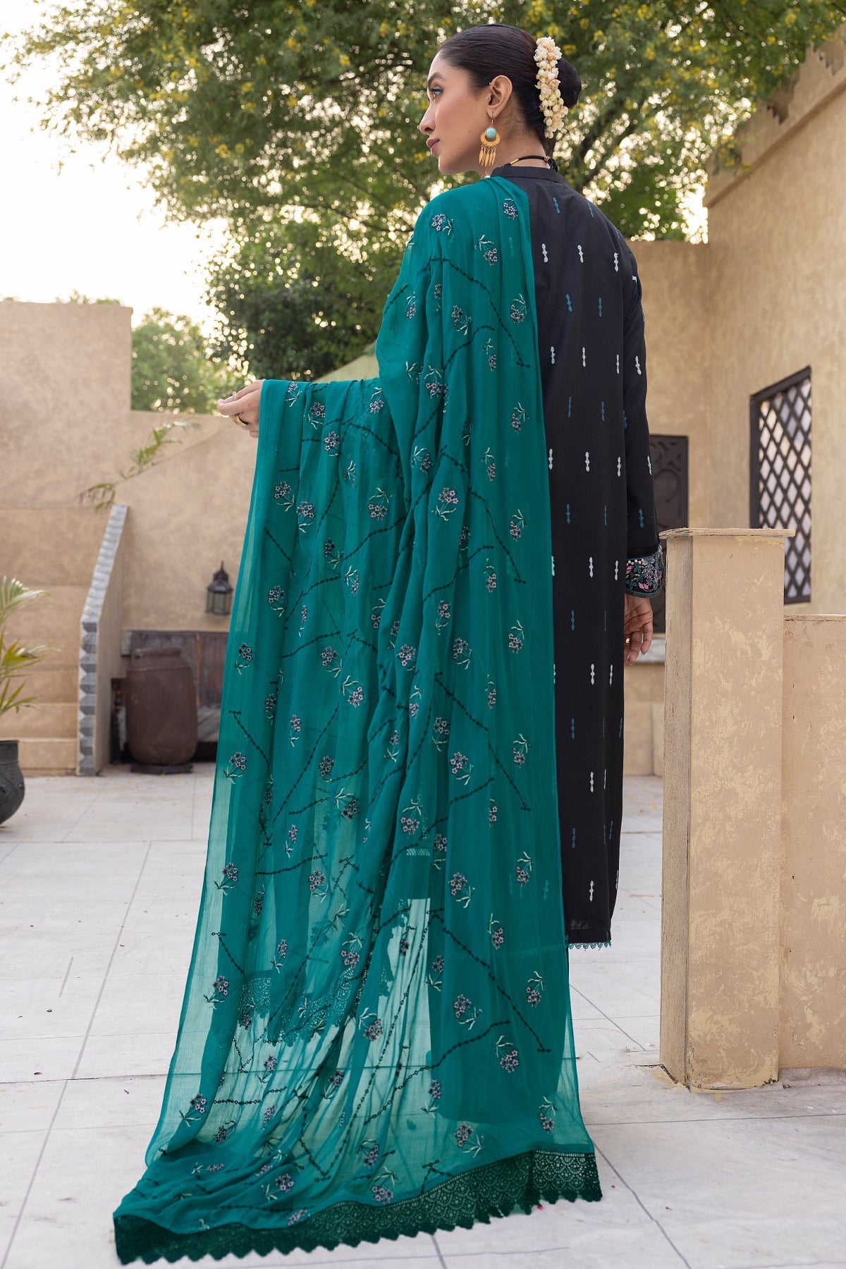 karandi Unstitched in Black