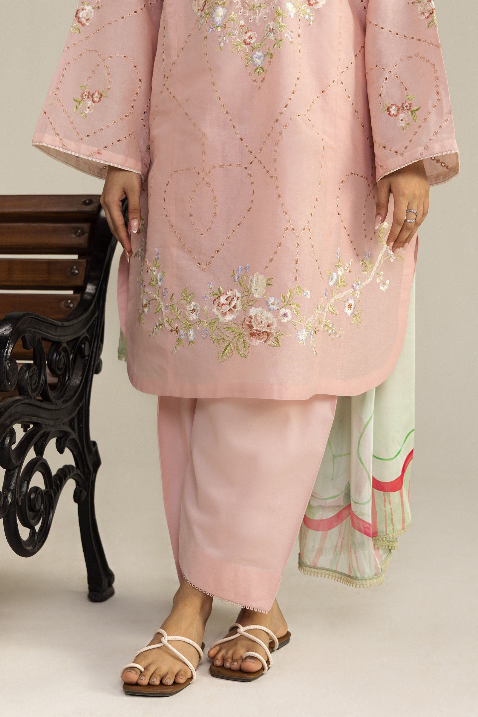 Coco Lawn Edit II – Lune-2B