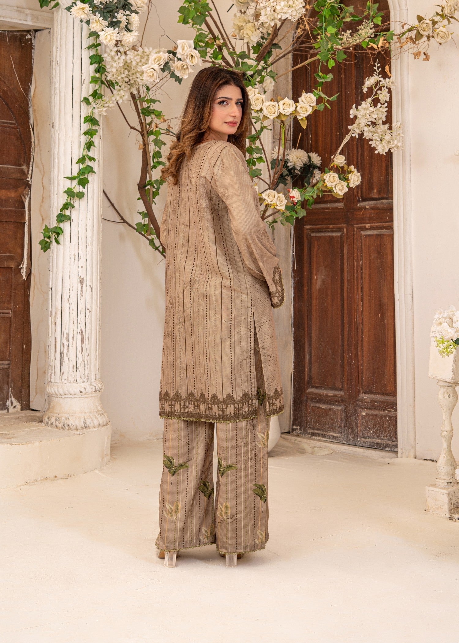 swiss lawn Kurta Set in Caramel brown