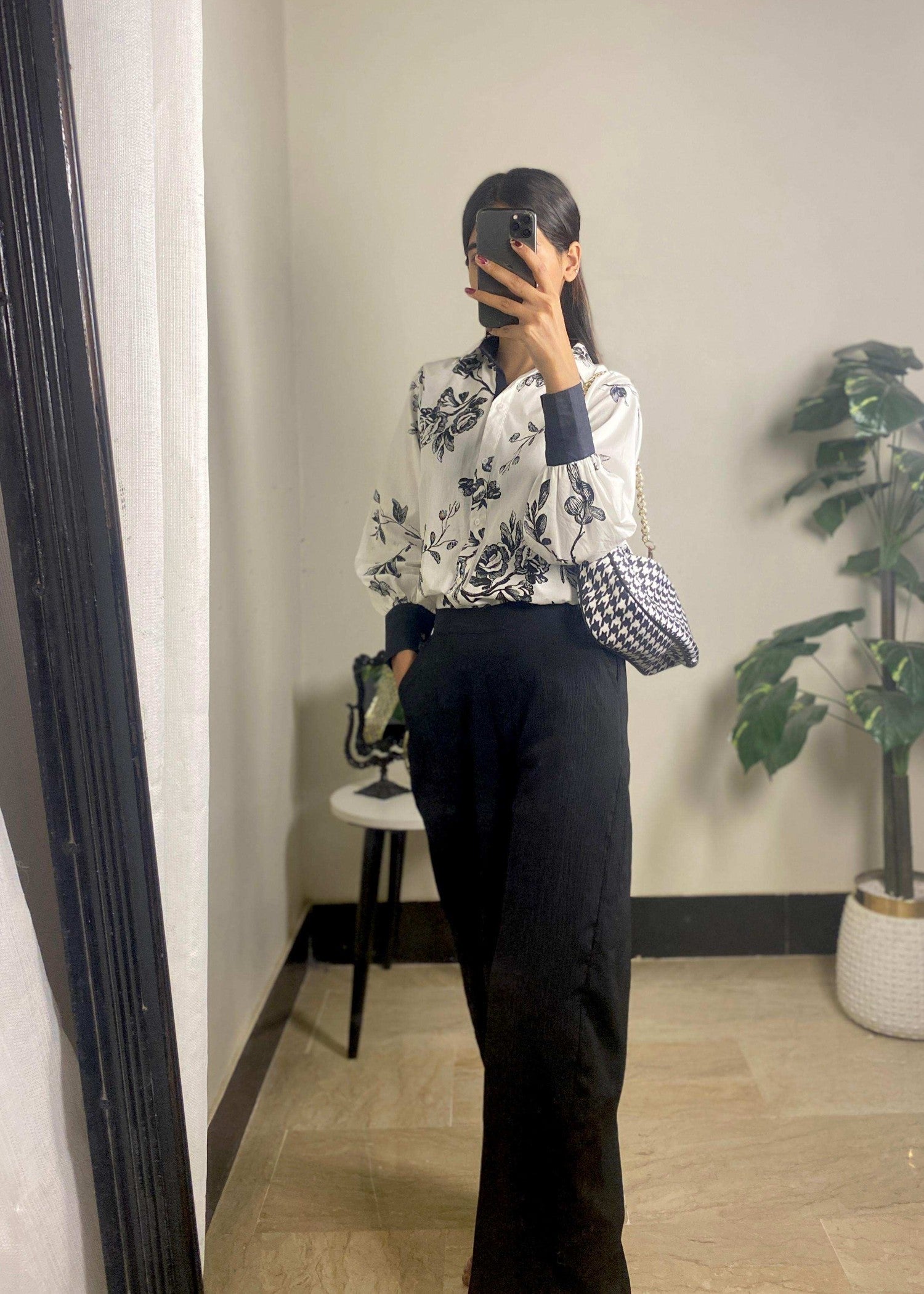 crepe georgette Trousers in Black