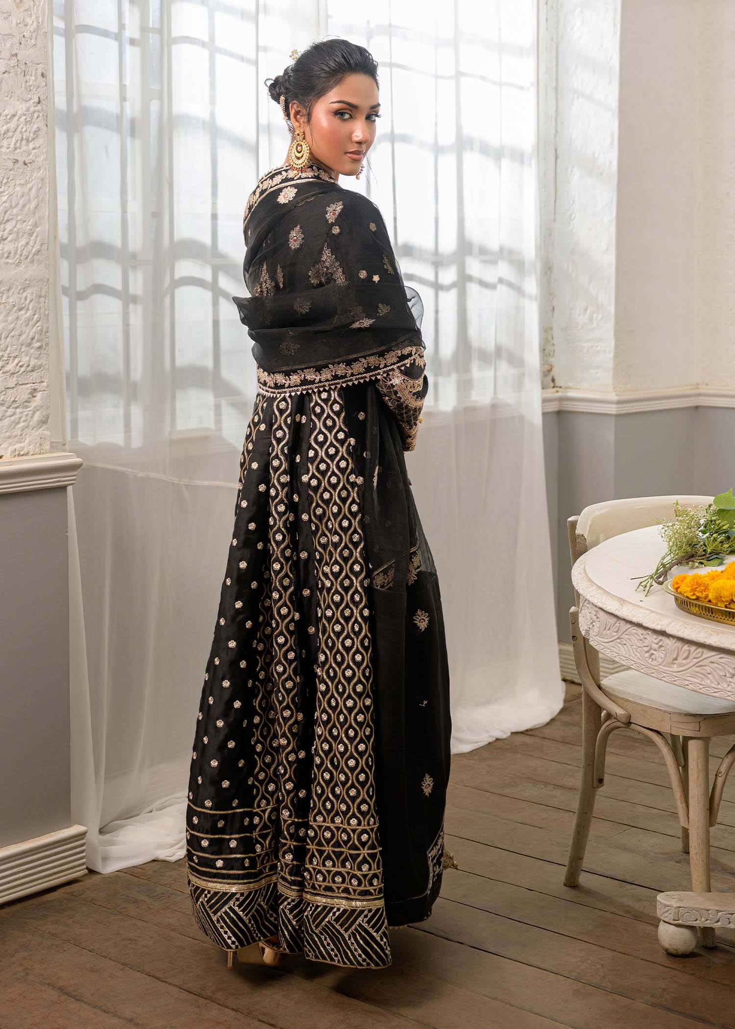 charmuse/shamooz Maxi in Black