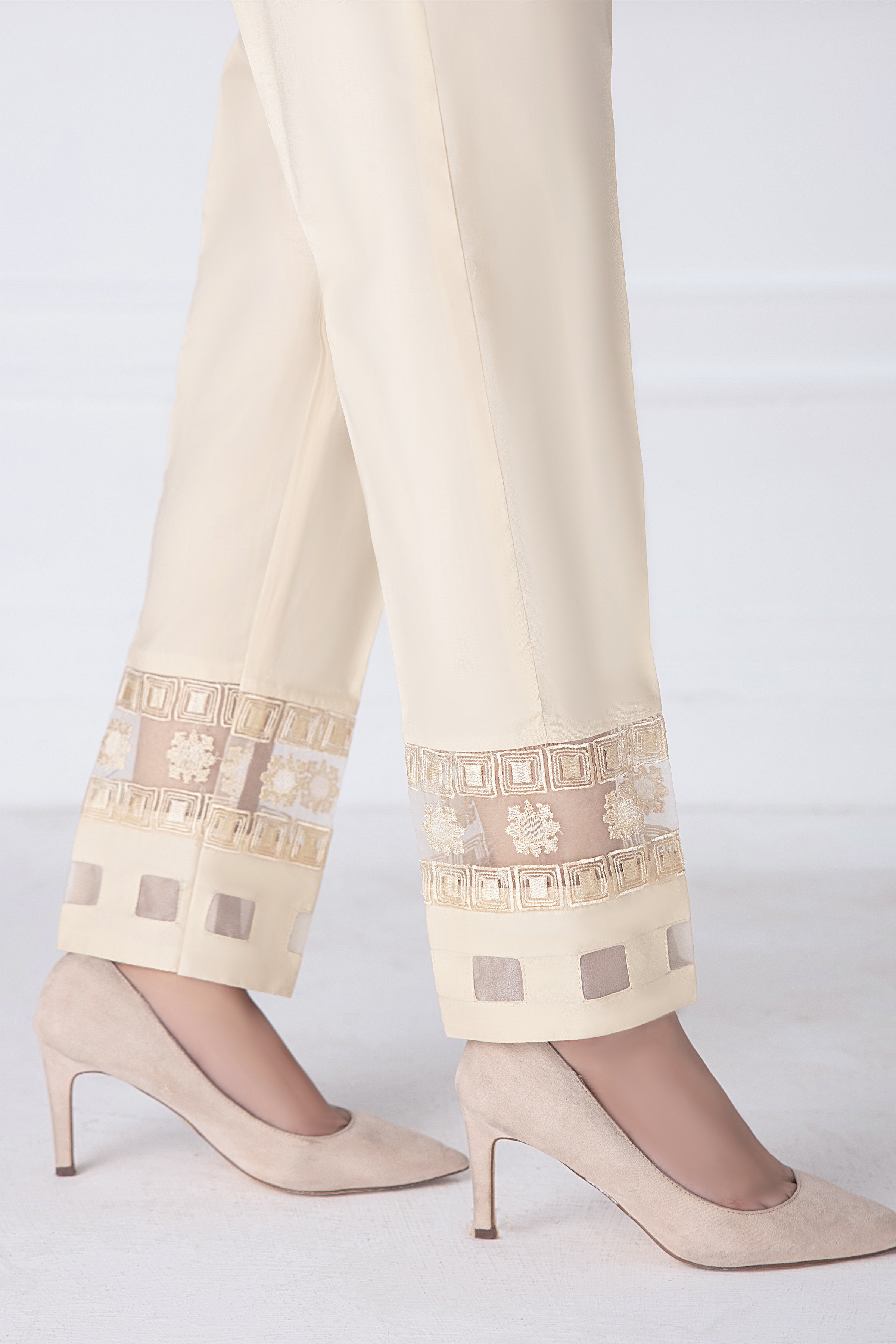 lawn Trousers in Off-white