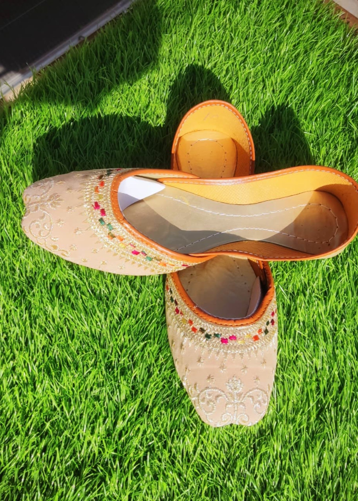 Khussa in Cream by - High Quality Women Khussa QNS2663