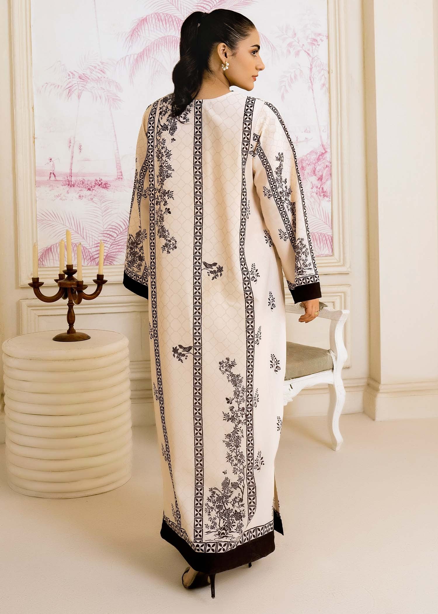 crepe Kaftan in Off-white