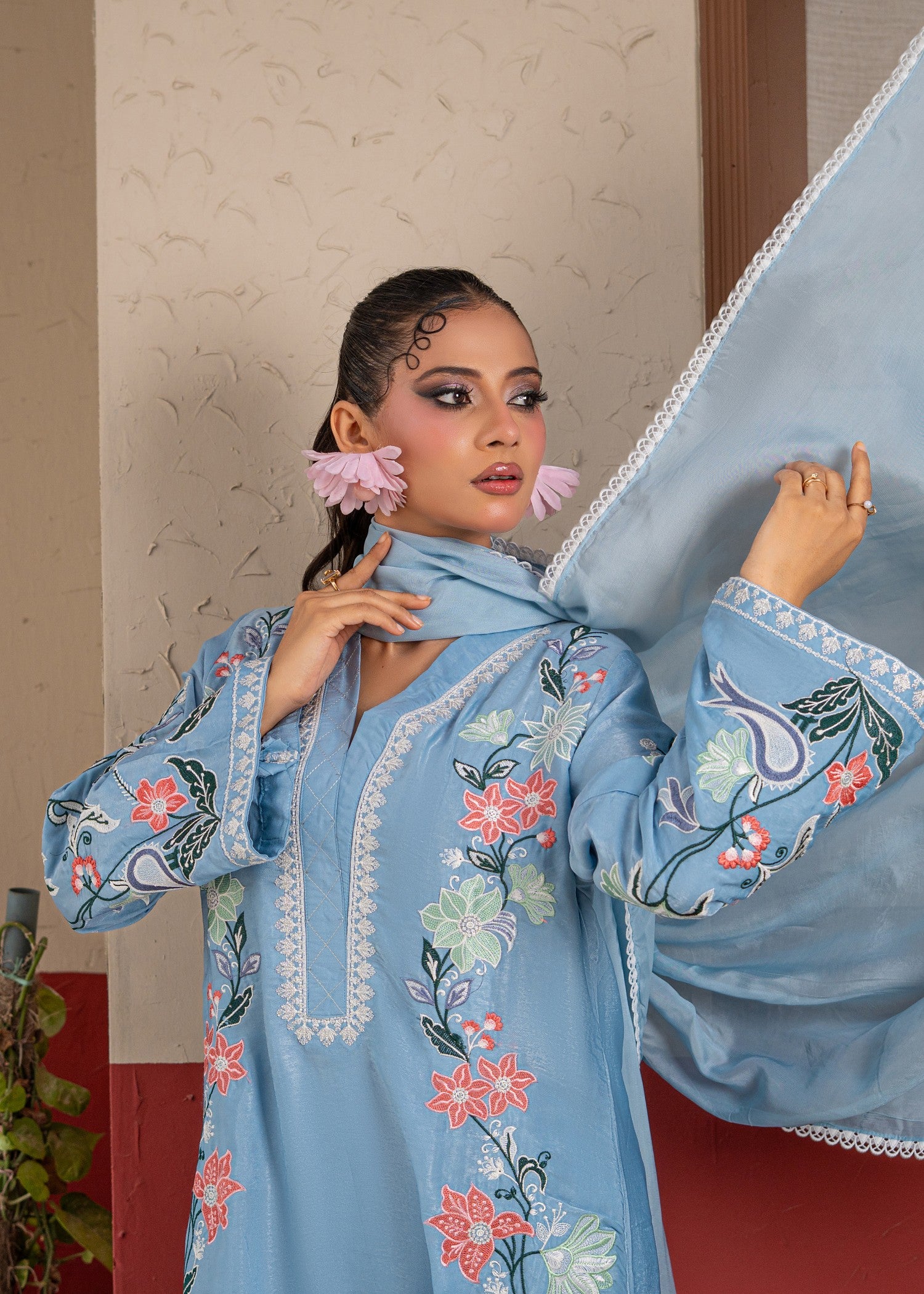 silk Kaftan in Sky blue, multi