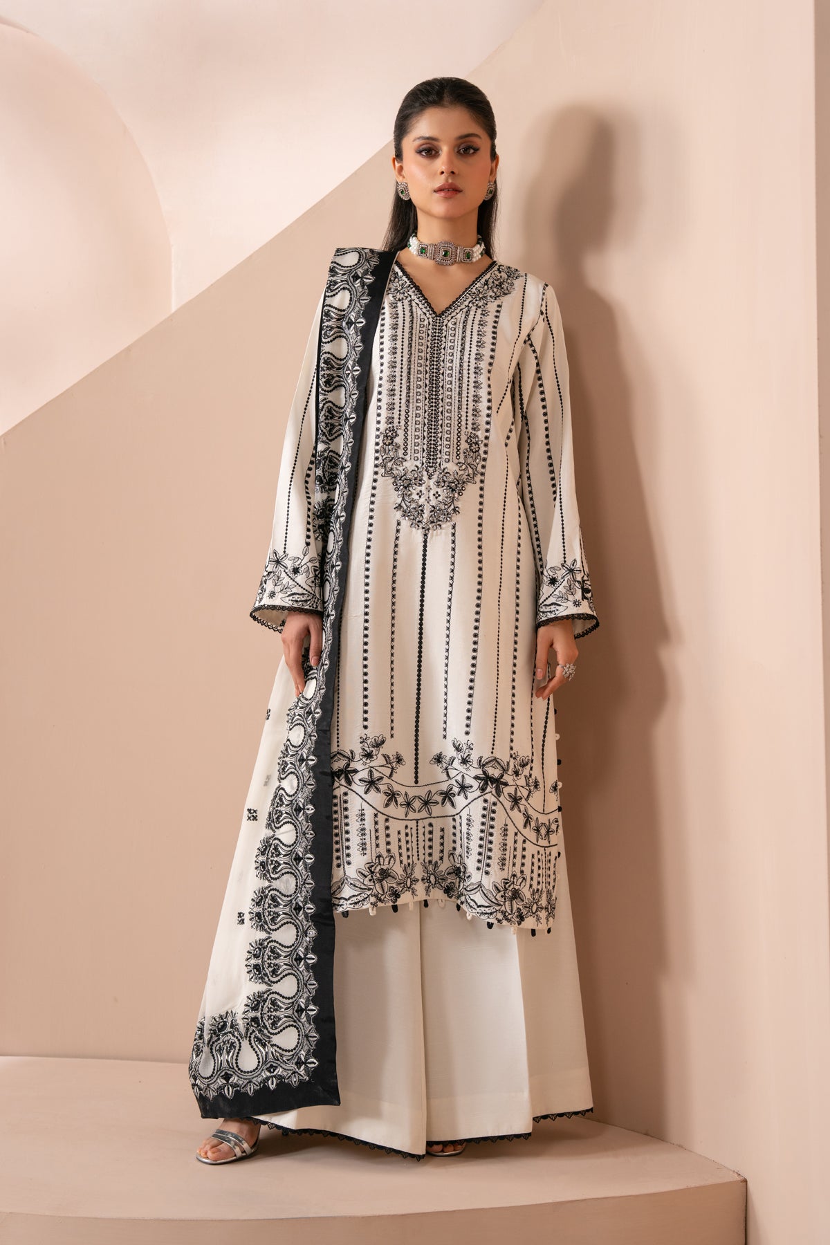 Zaeva Luxury Festive Formals – OMAVI
