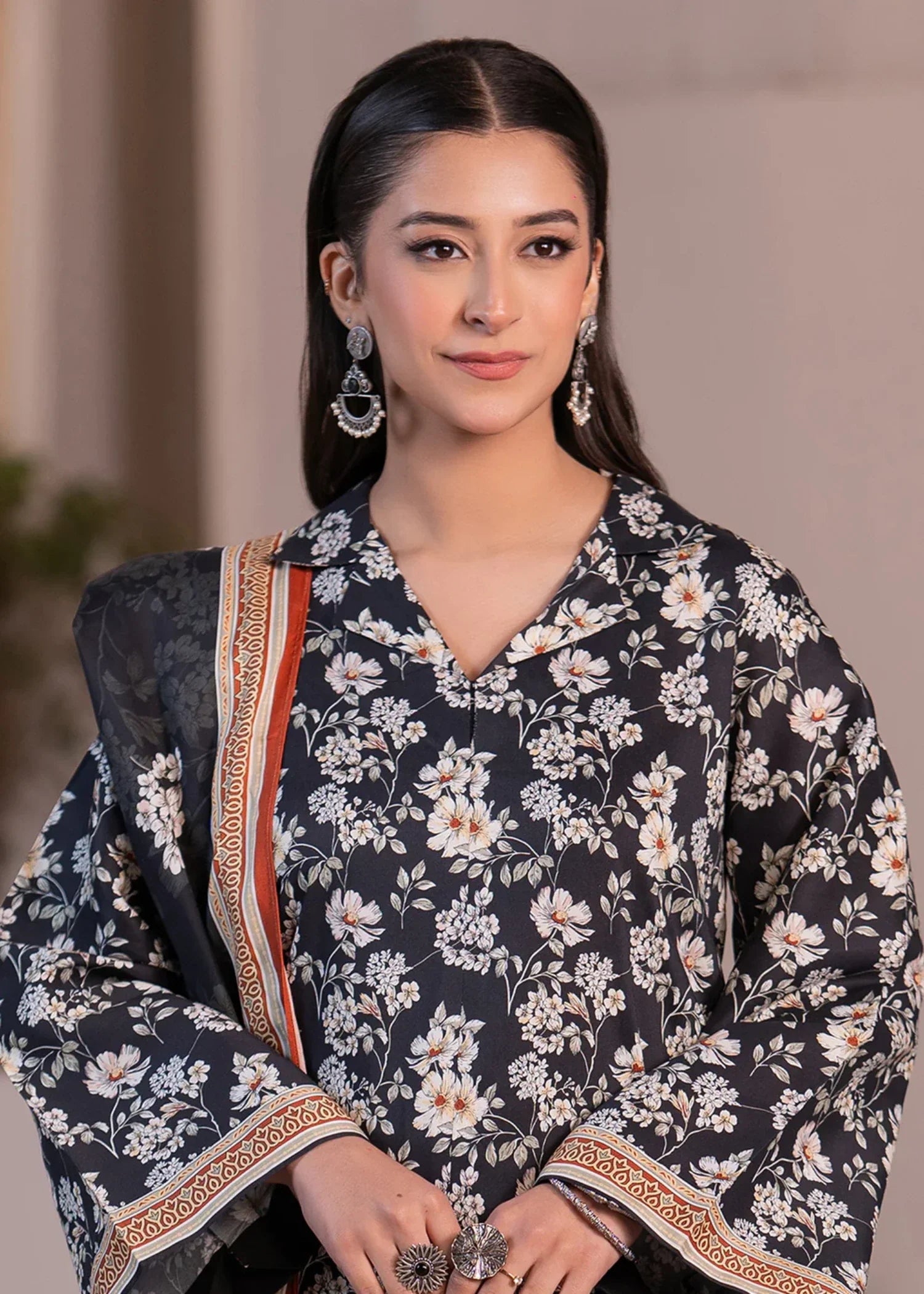 khaddar Unstitched in Black