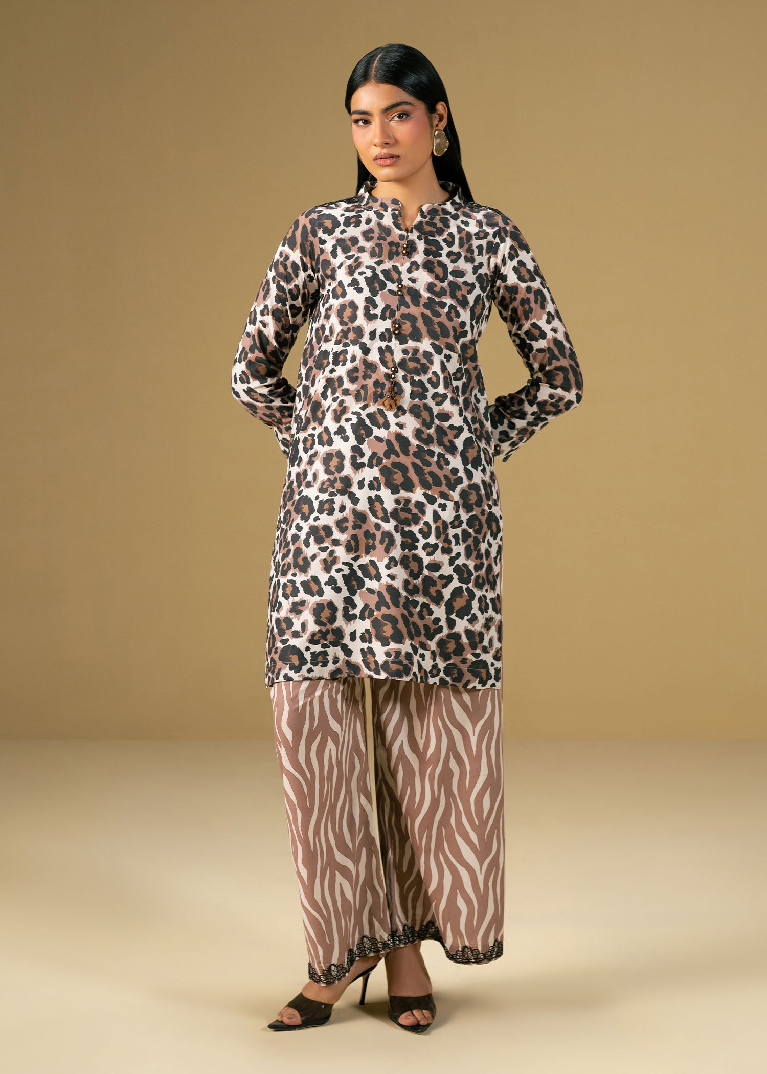 lawn Kurta Set in Black, white, brown