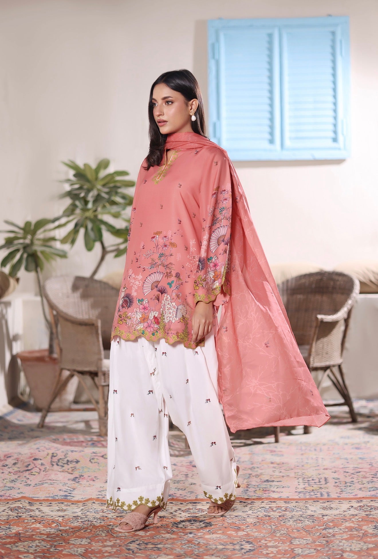 swiss lawn Kurta Set in Peach pink