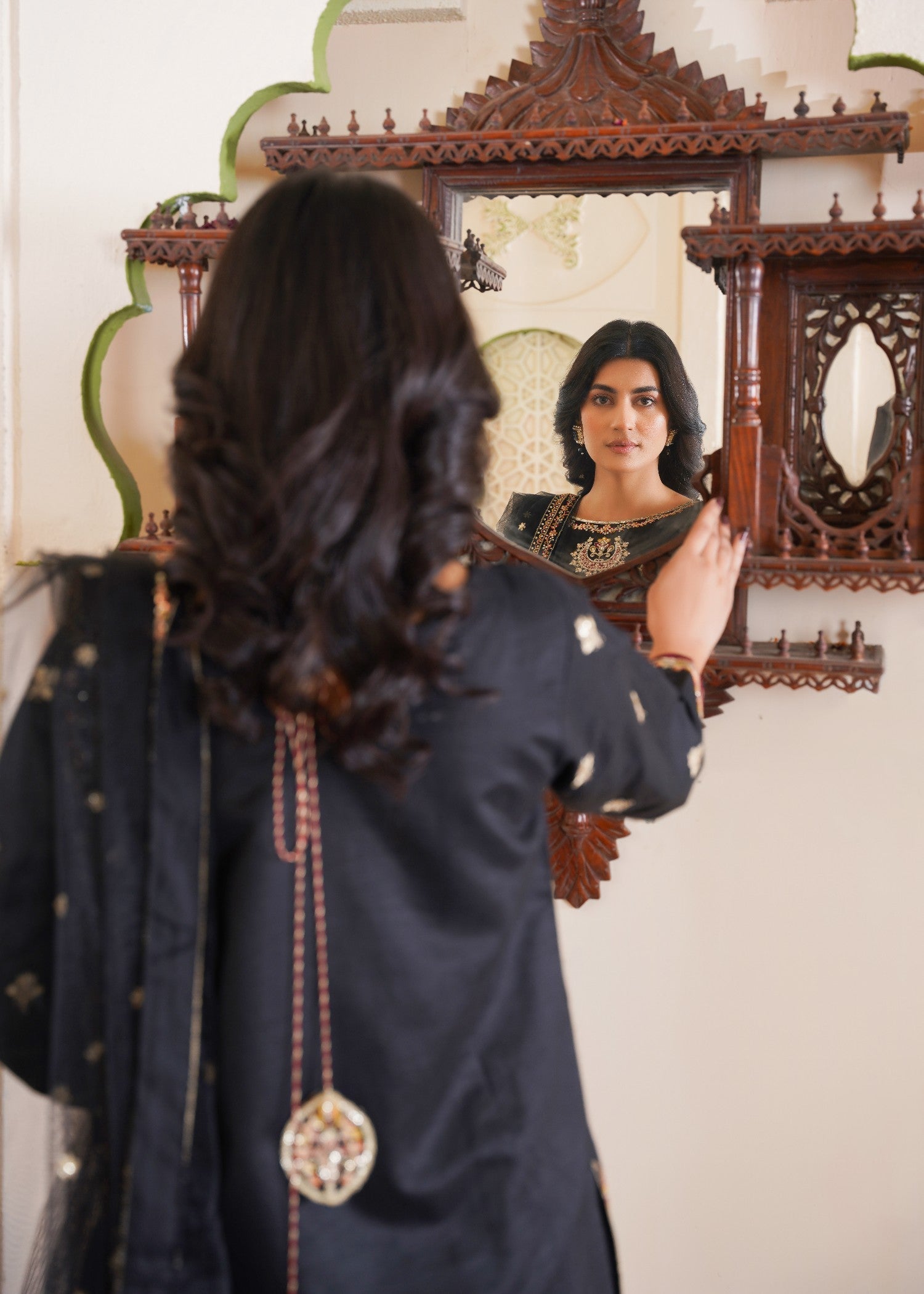 chambray Gharara in Black