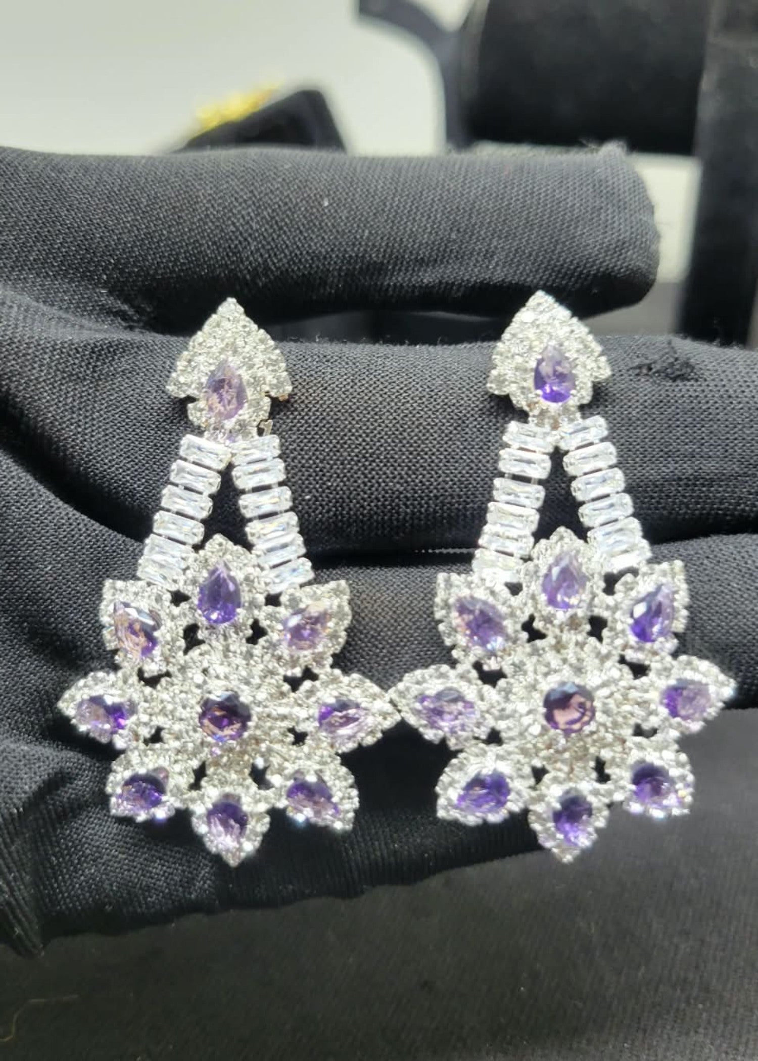 Jewelry Set in Purple heart Color by - Trendy Women Jewelry Set WUT1665