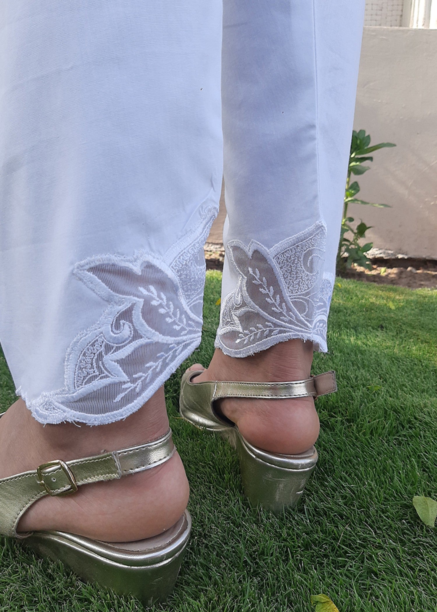 lawn cotton Shalwar in Off-white