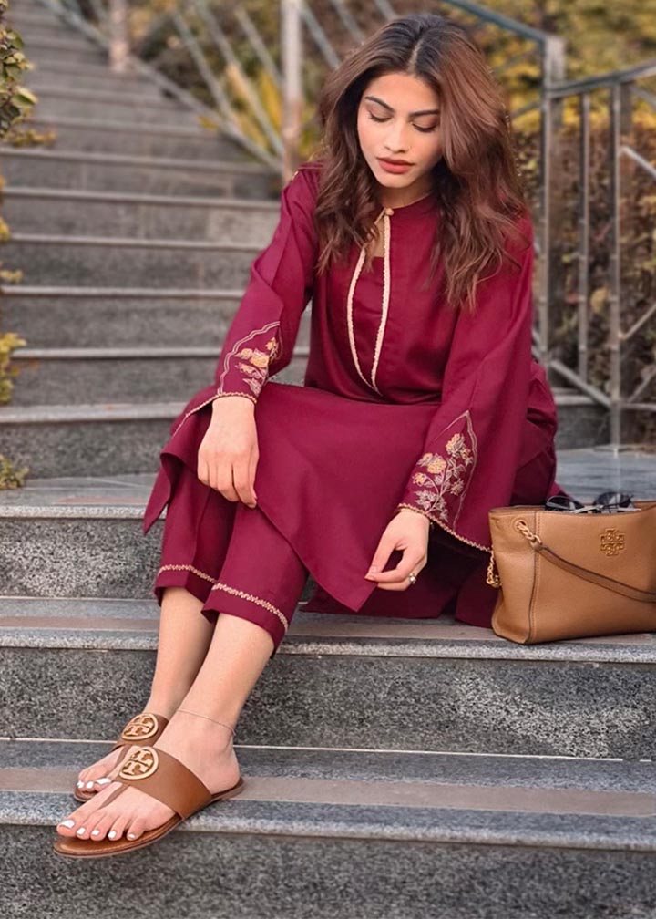 ribbed lawn Kurta Set in Maroon