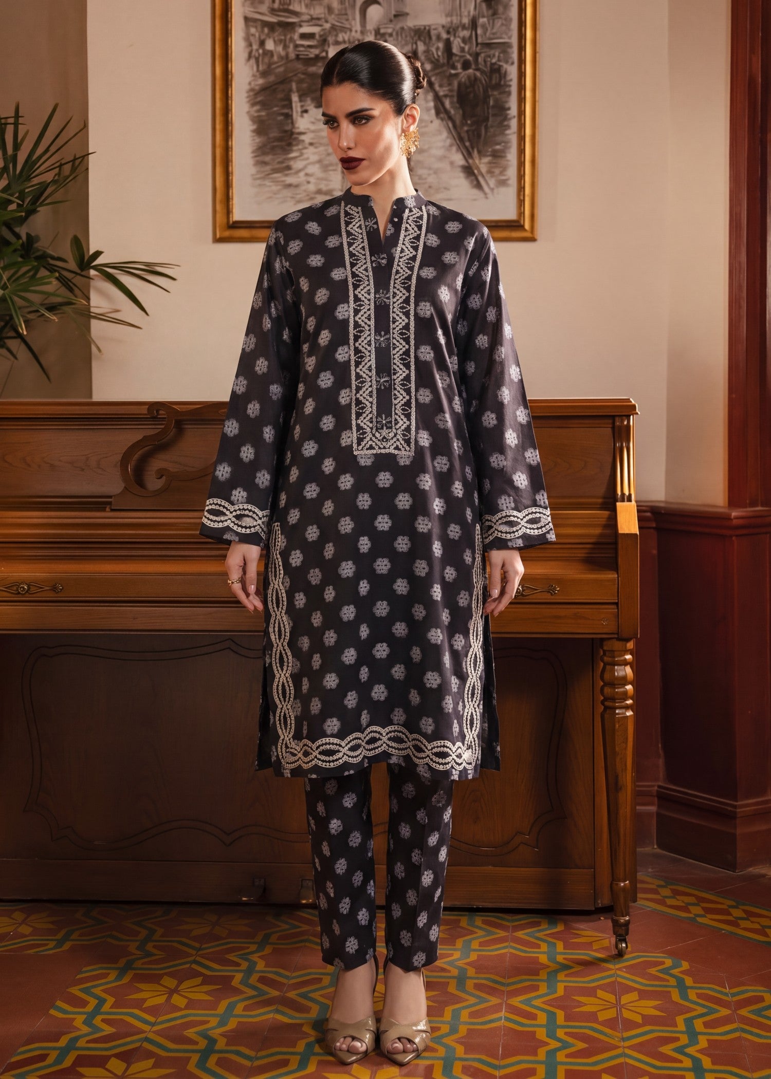 brochea jacquard Kurta Set in Black