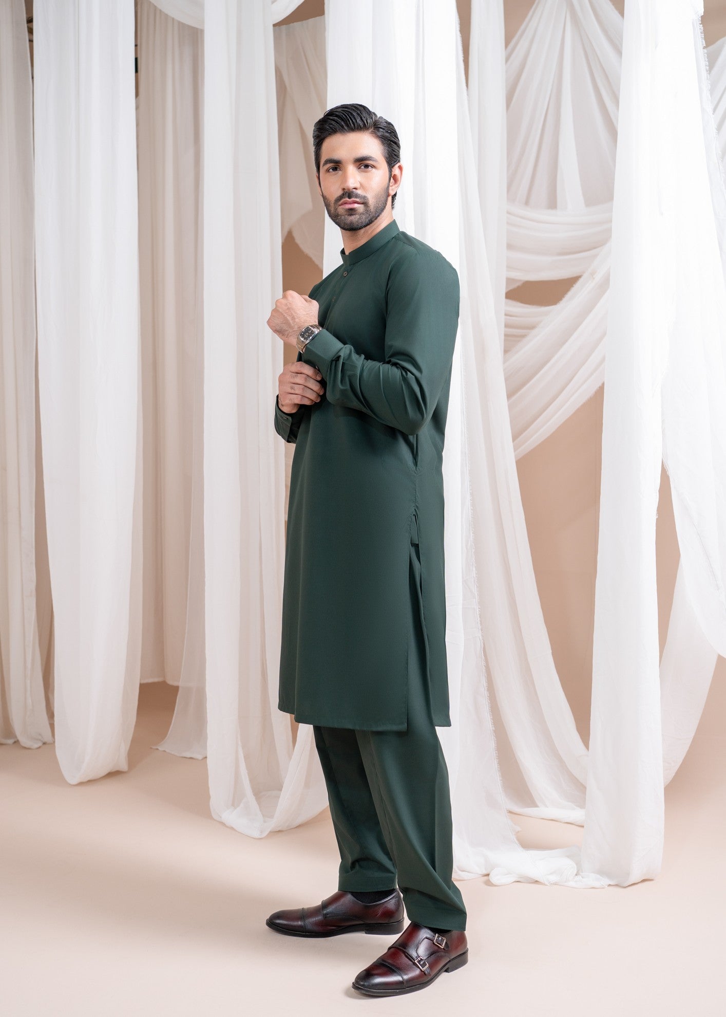 wash & wear Shalwar Kameez in Bottle green