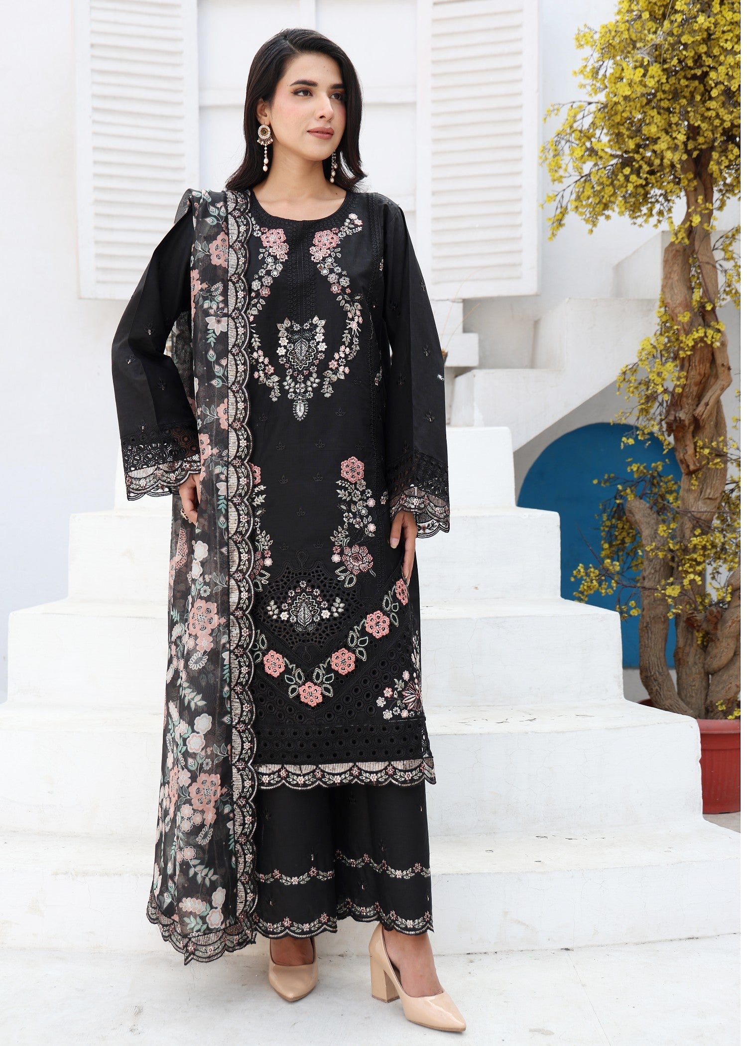 self jacquard Kurta Set in Black, jet black