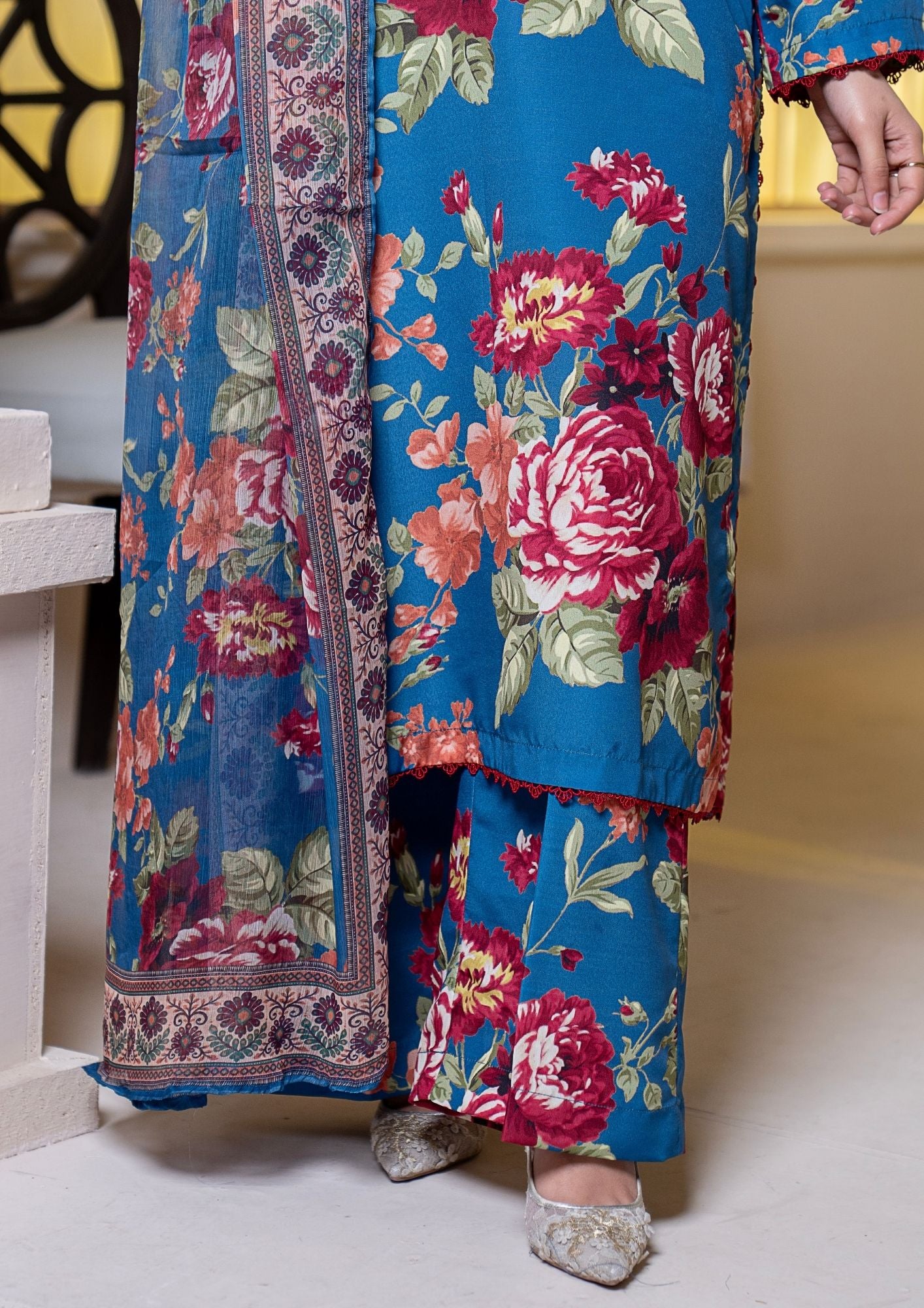 arabic lawn Kurta Set in Royal blue