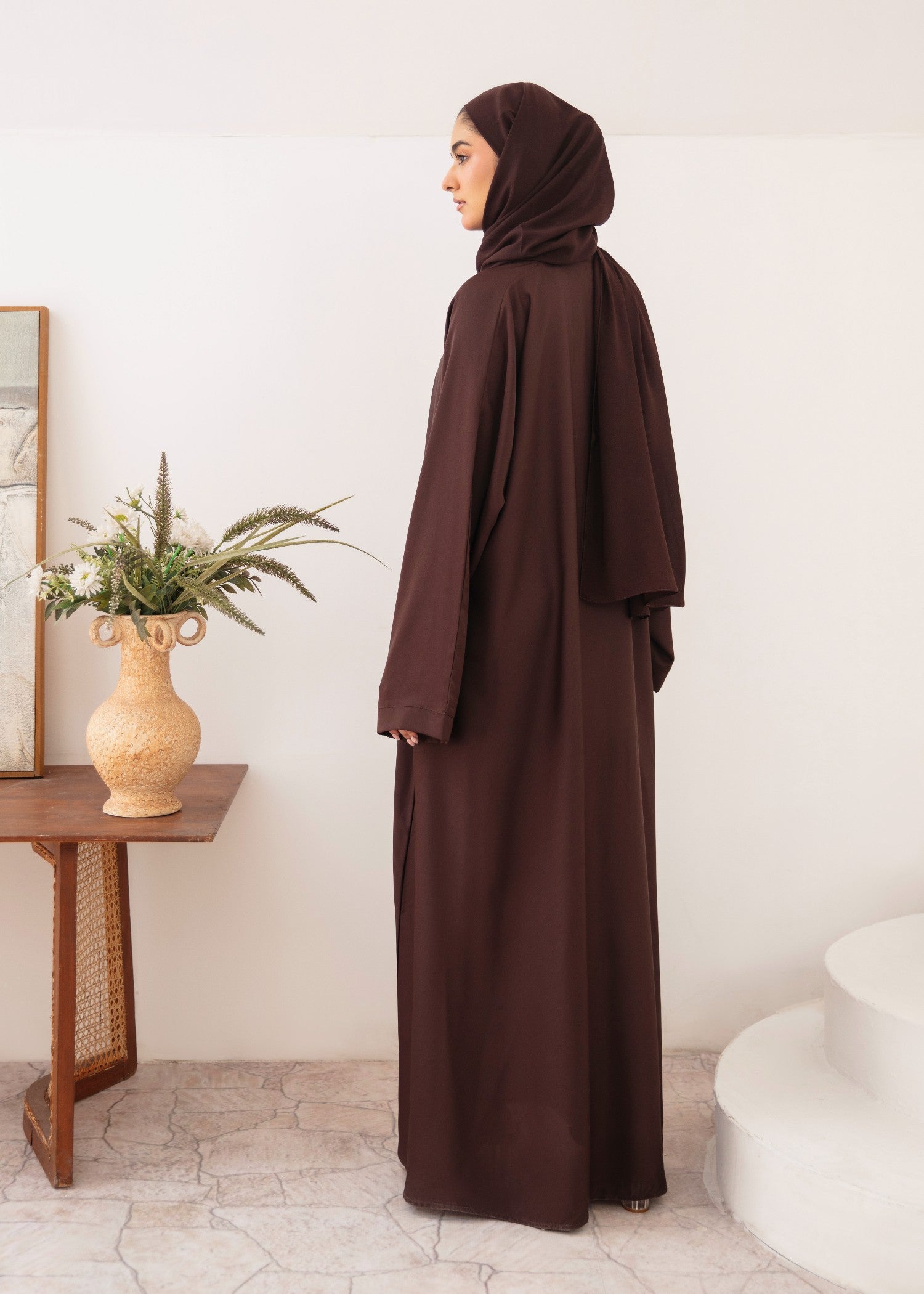 nidha Abaya in Russet brown