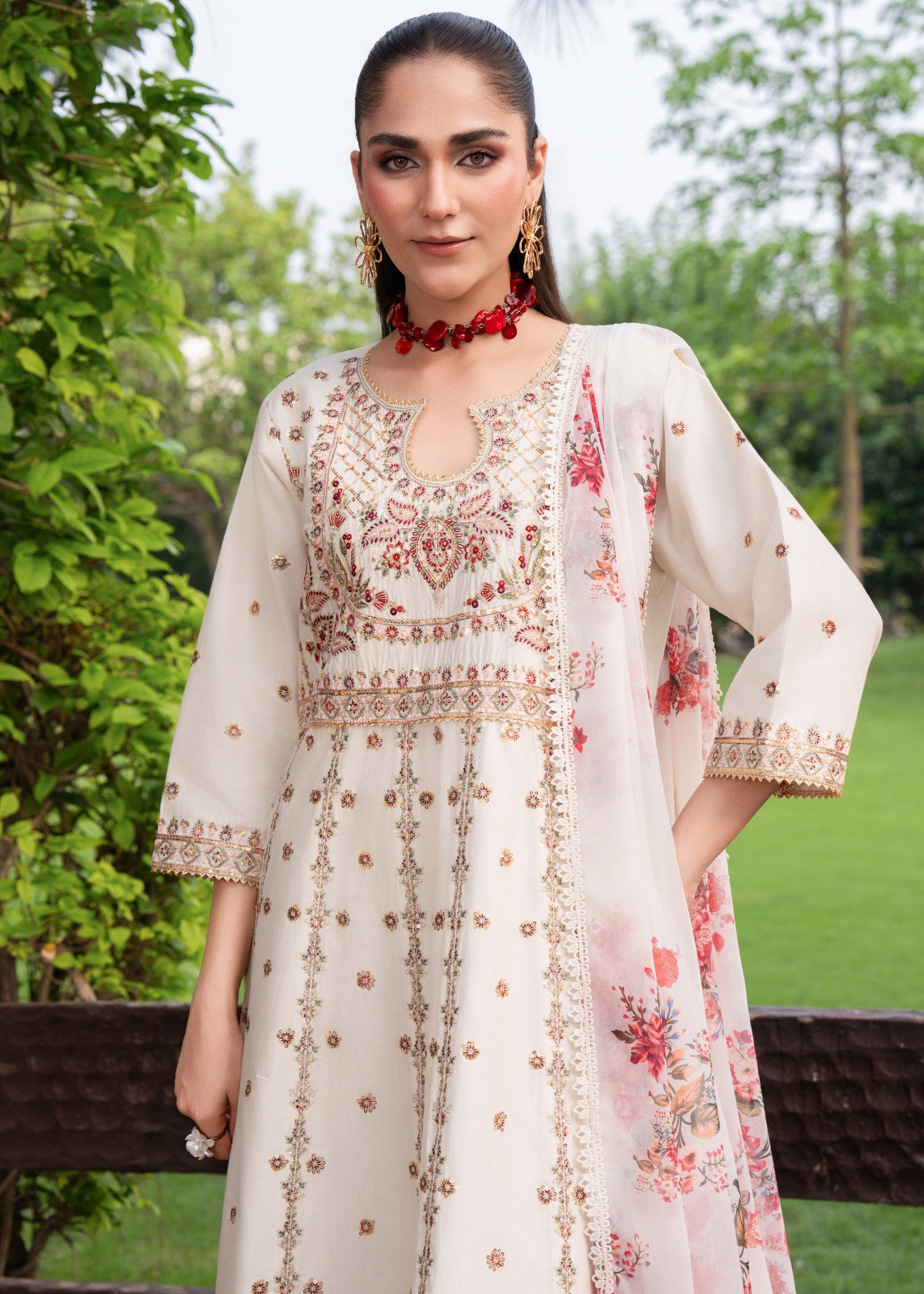 lawn Pishwas in Off-white