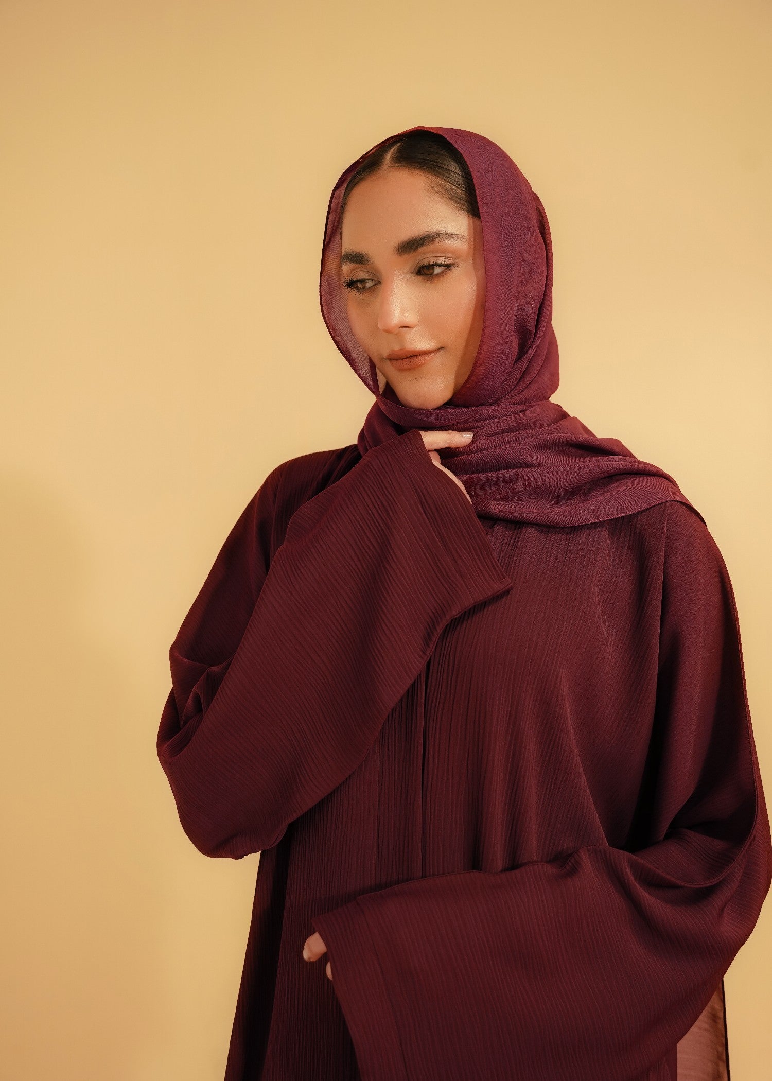 crinkle Abaya in Maroon