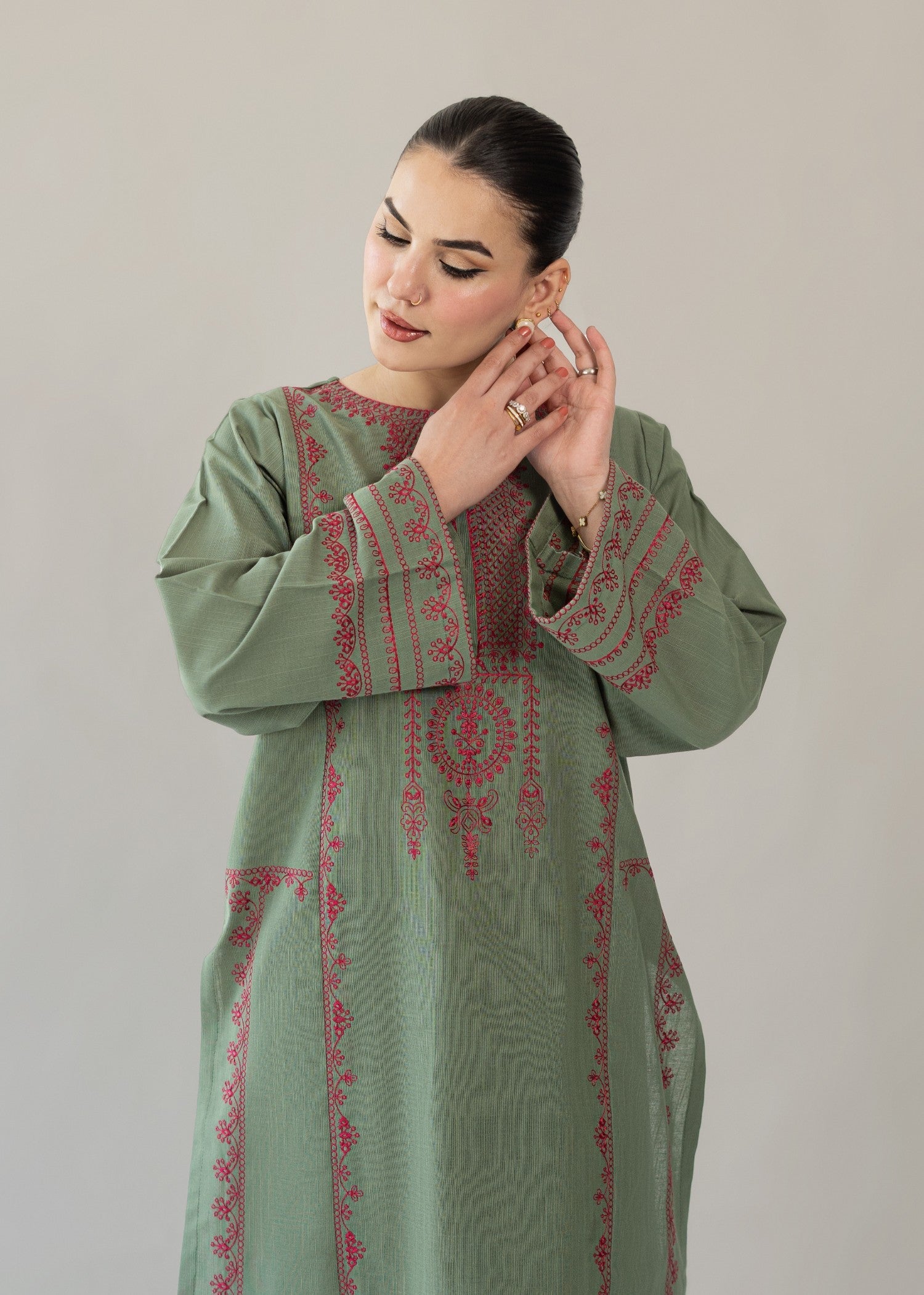 slub khaddar Kurta Set in Shocking pink, moss green