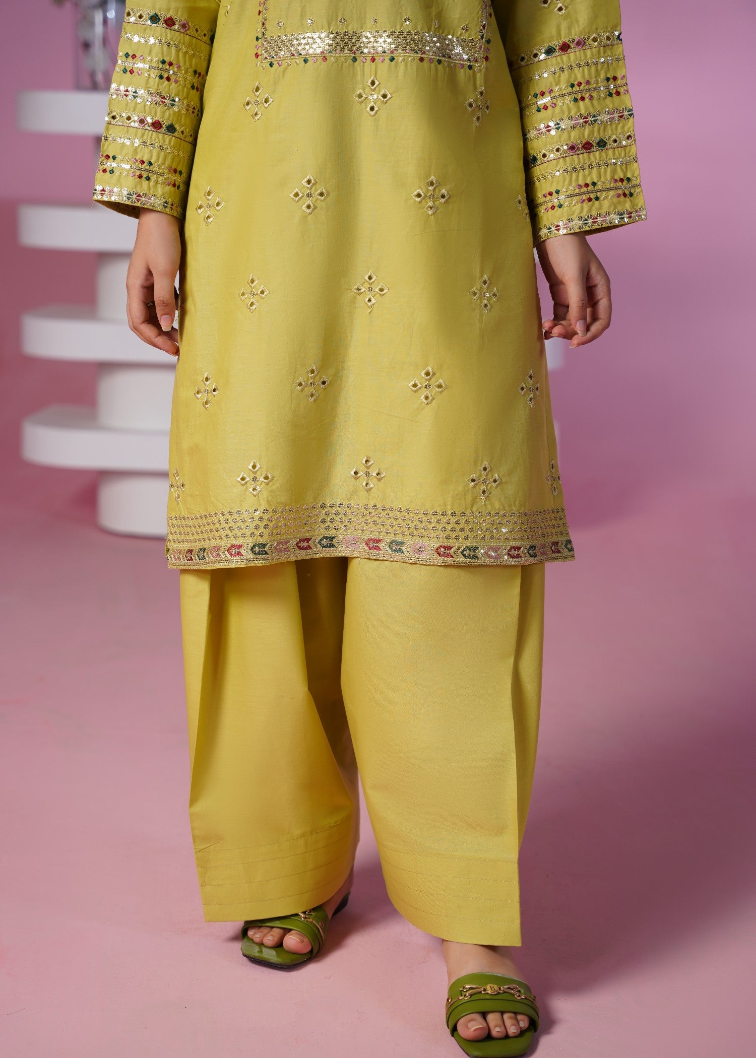 lawn Kurta Set in Pear