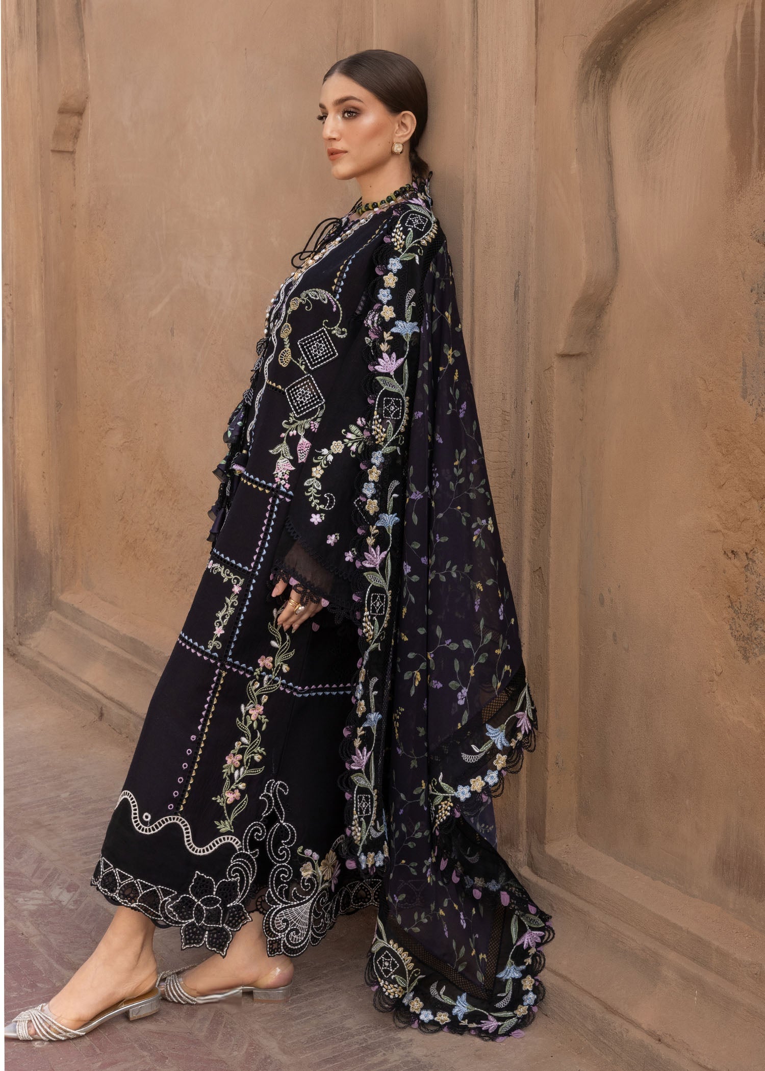Flow Luxury Lawn – FLORAL SERENITY - D1A