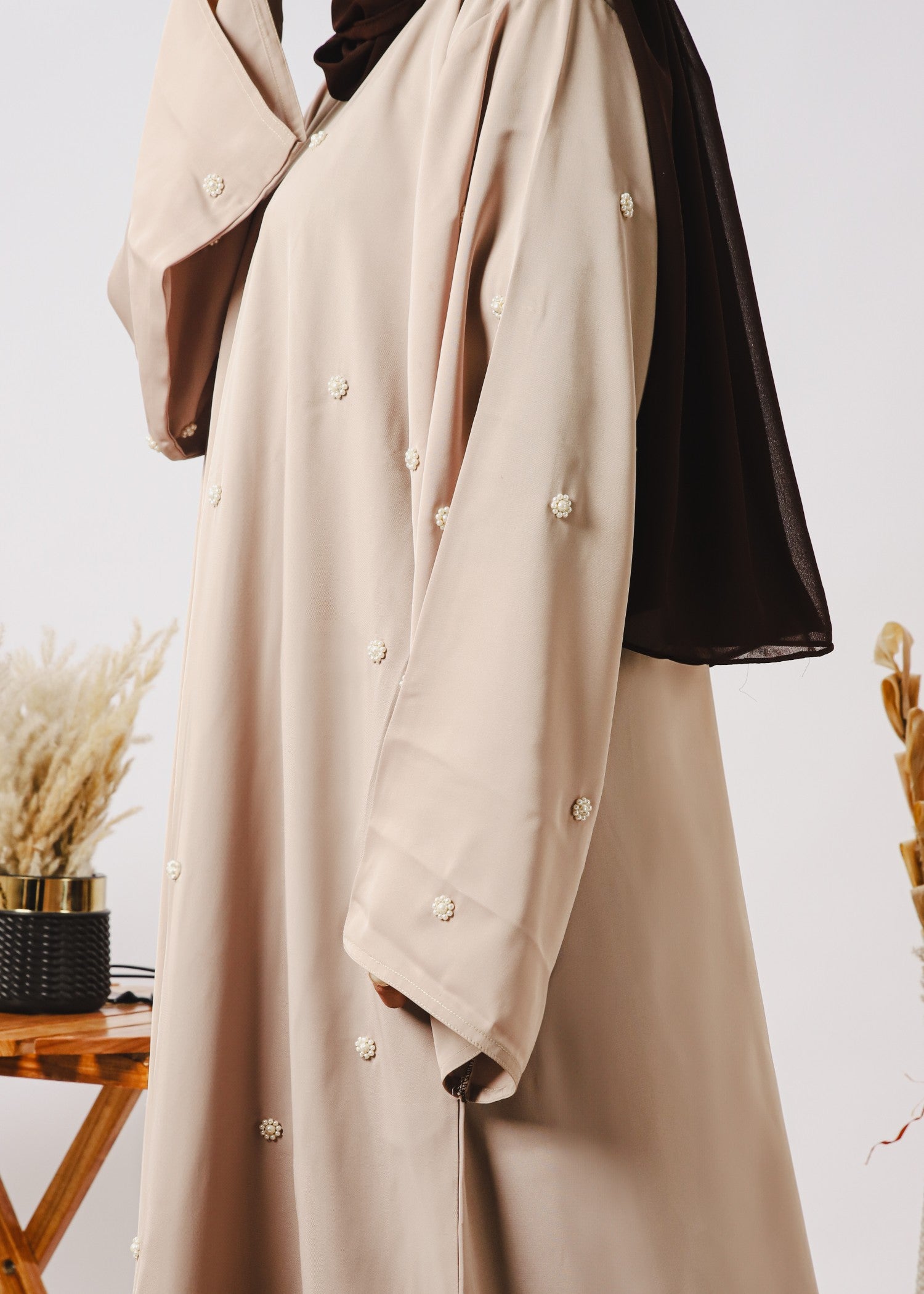 nidha Abaya in Camel brown, beige