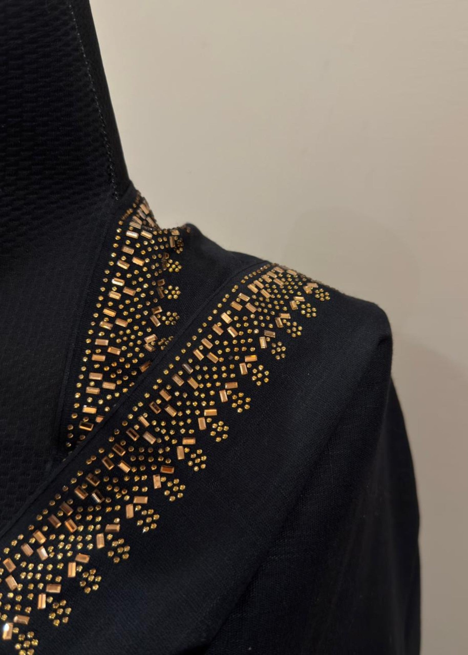 slub lawn Hijab in Black
