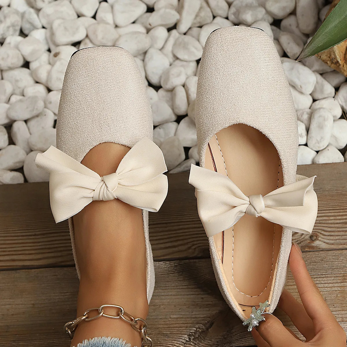 DANIELA FLATS