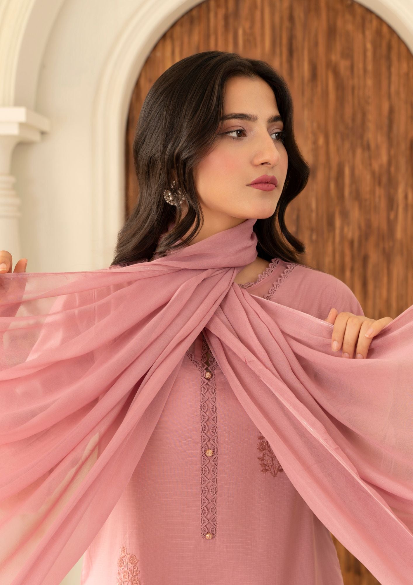textured lawn Kurta Set in Tea rose pink