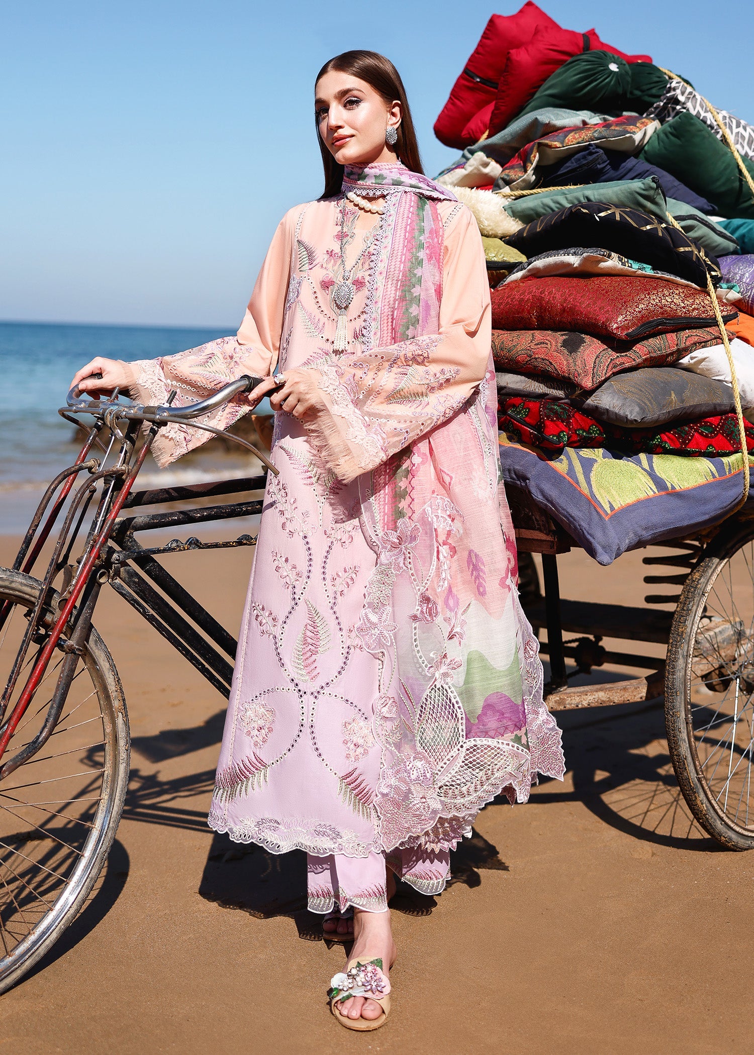 Breeze Festive Luxury Lawn – TALI 3-A