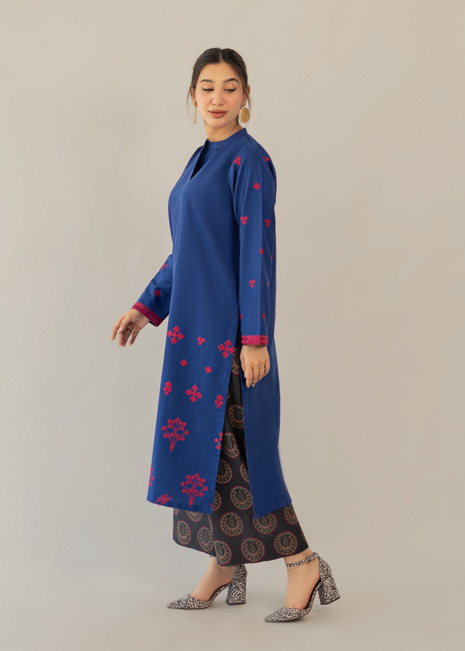 slub khaddar Kurta Set in Blue, charcoal black