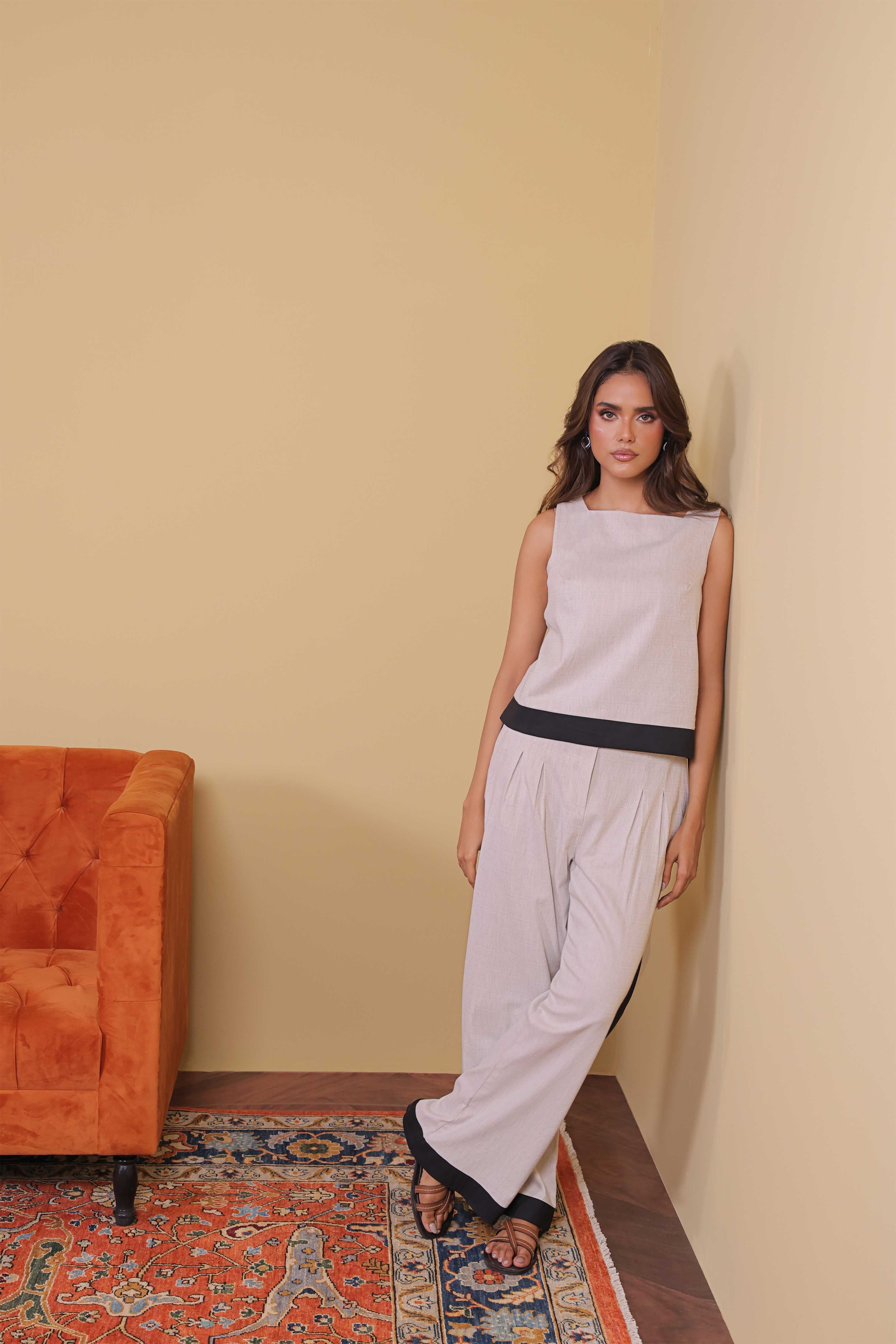 blended linen Top in Beige