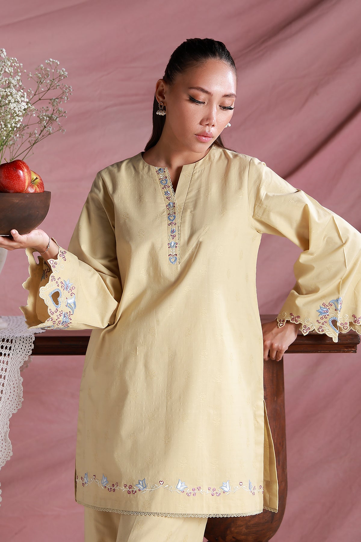 brochea jacquard Kurta Set in Yellow