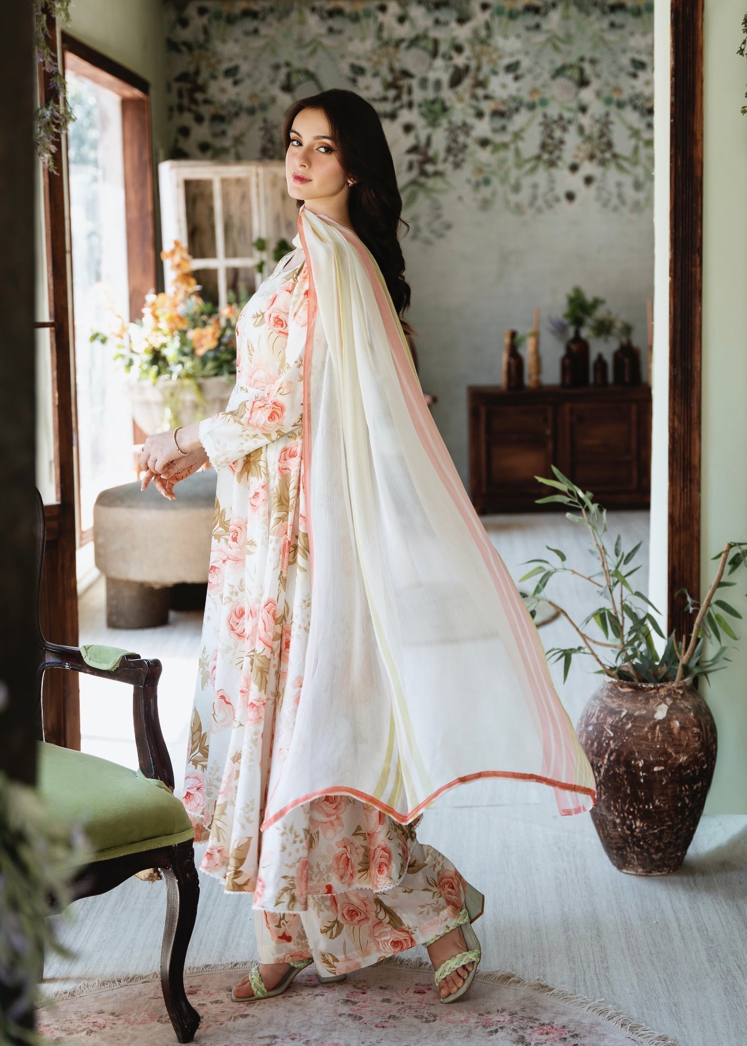 lawn Pishwas in Off-white