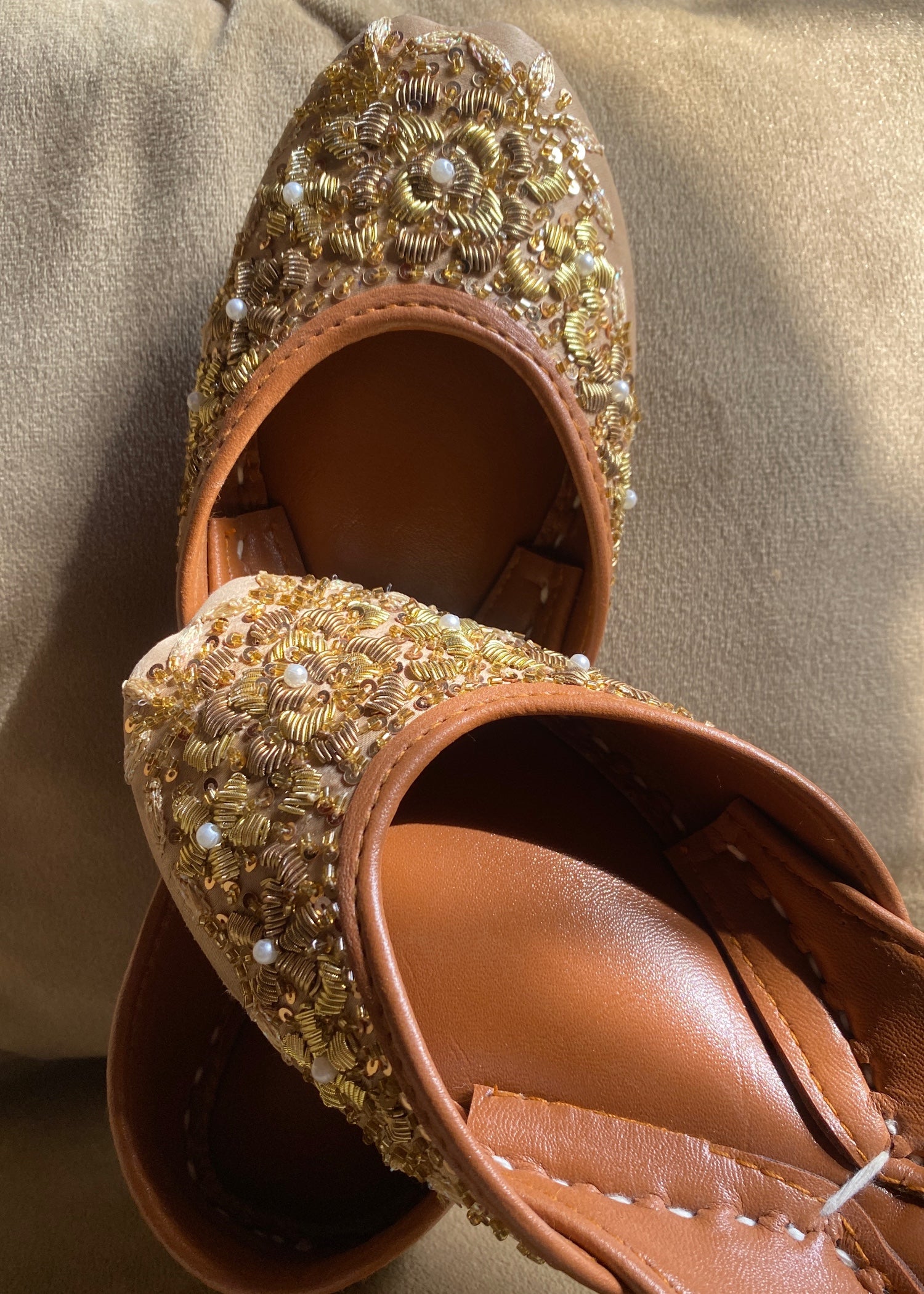 Khussa in Gold by - High Quality Women Khussa DTO6505