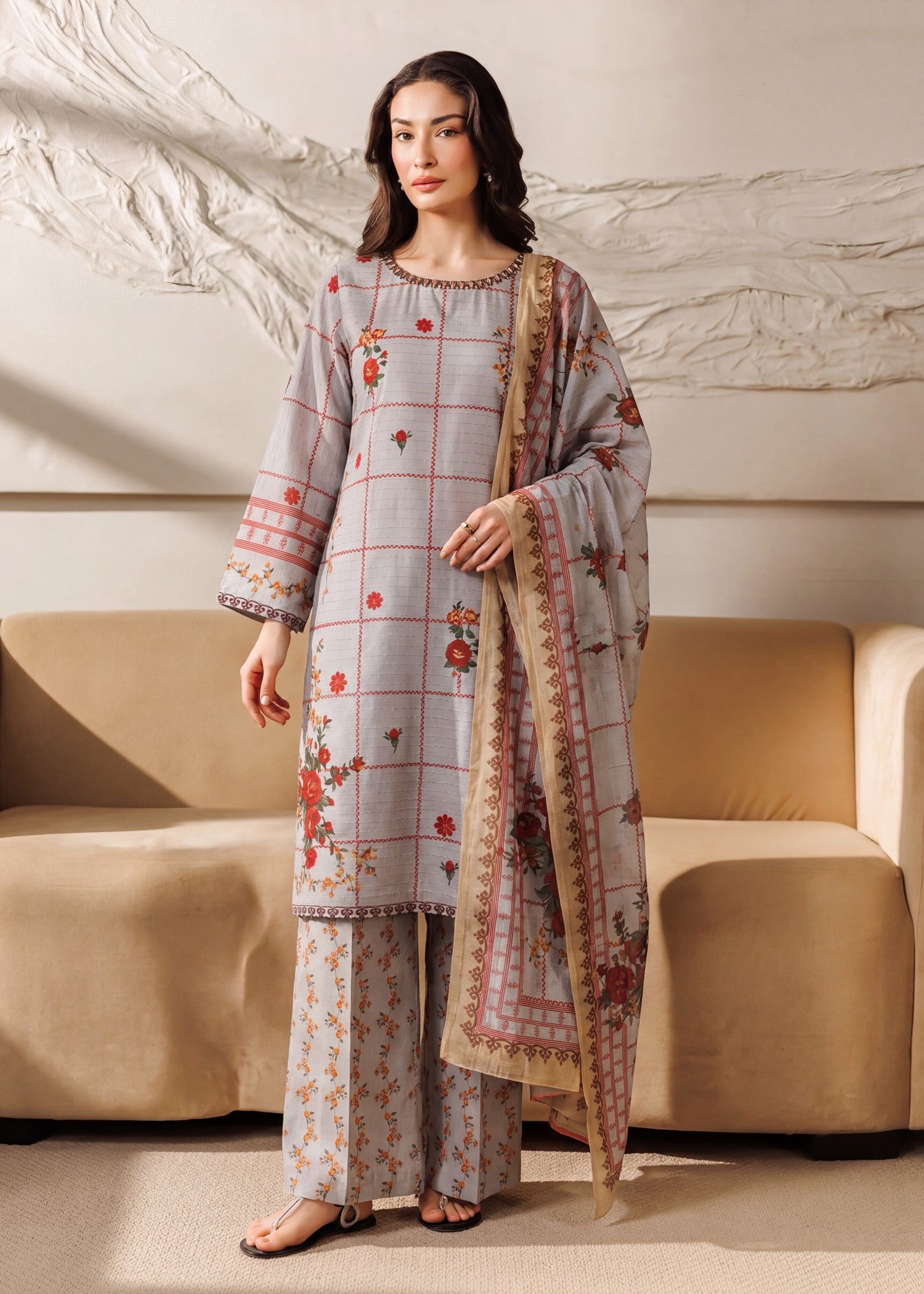 textured lawn Kurta Set in Lynx white