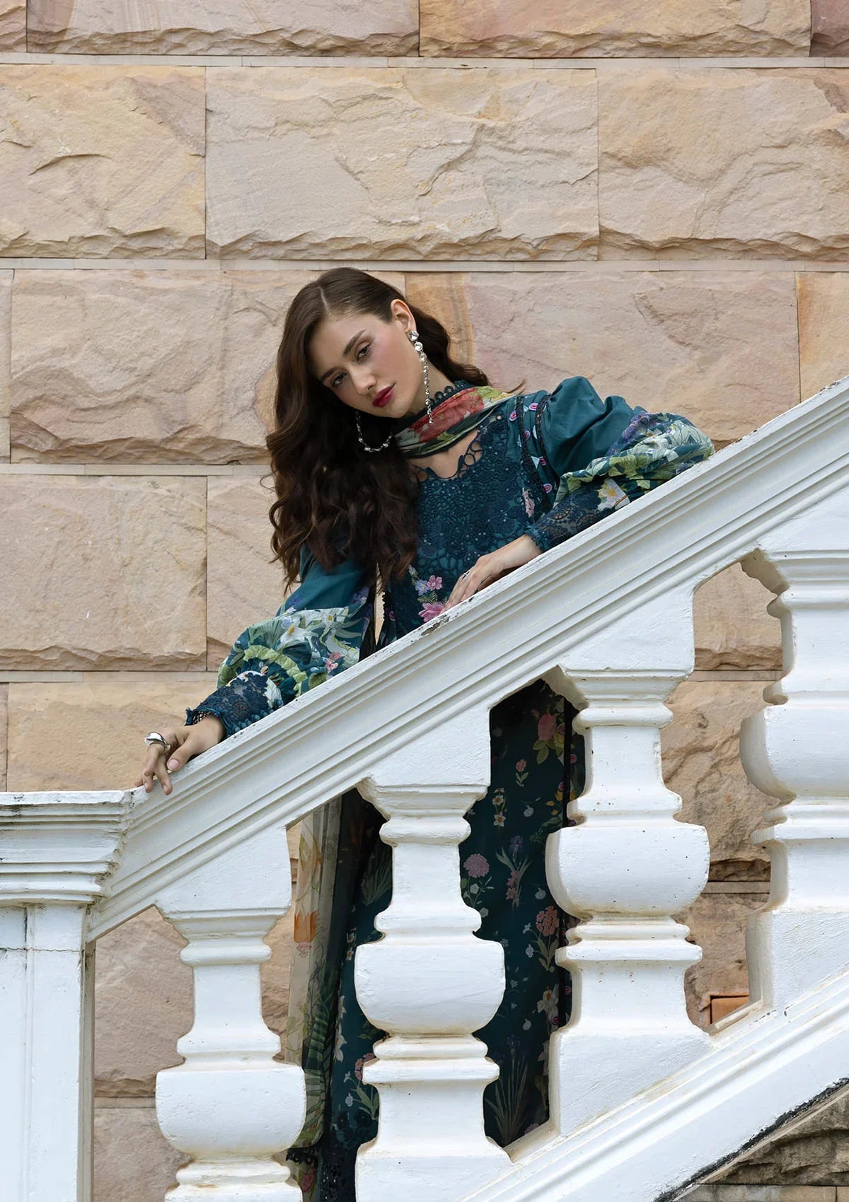 Signature Embroidered Lawn Prints – ESA-5A OCEANA VEIL