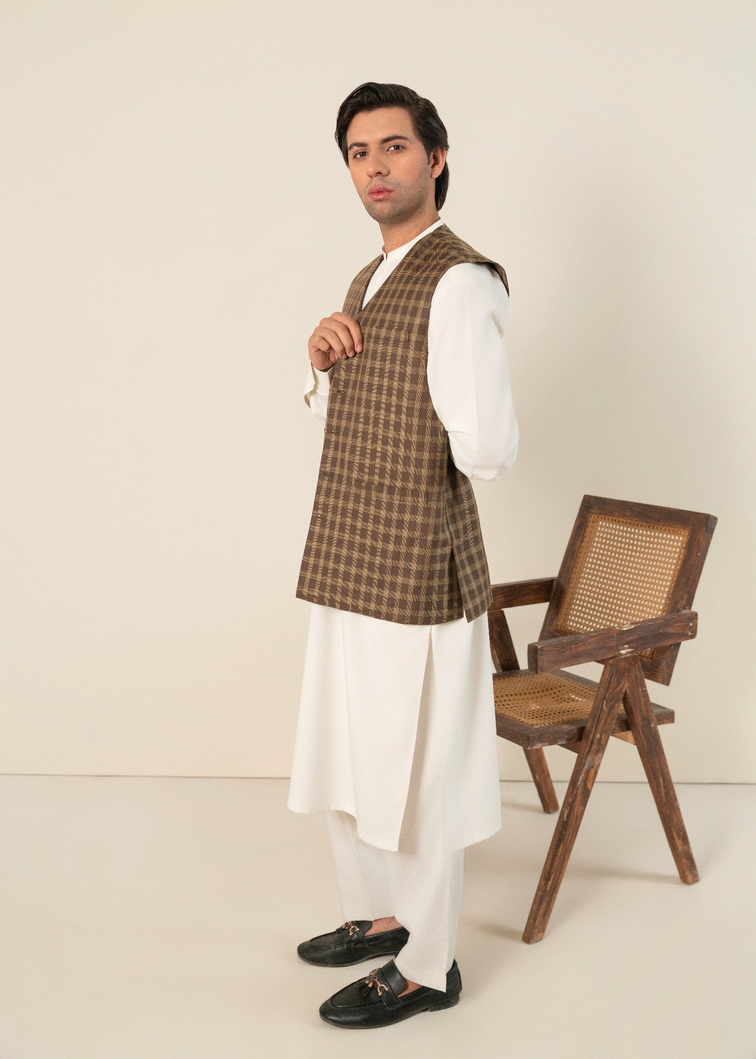 suiting Waistcoat in Camel brown, coffee brown by Yes the instyle
