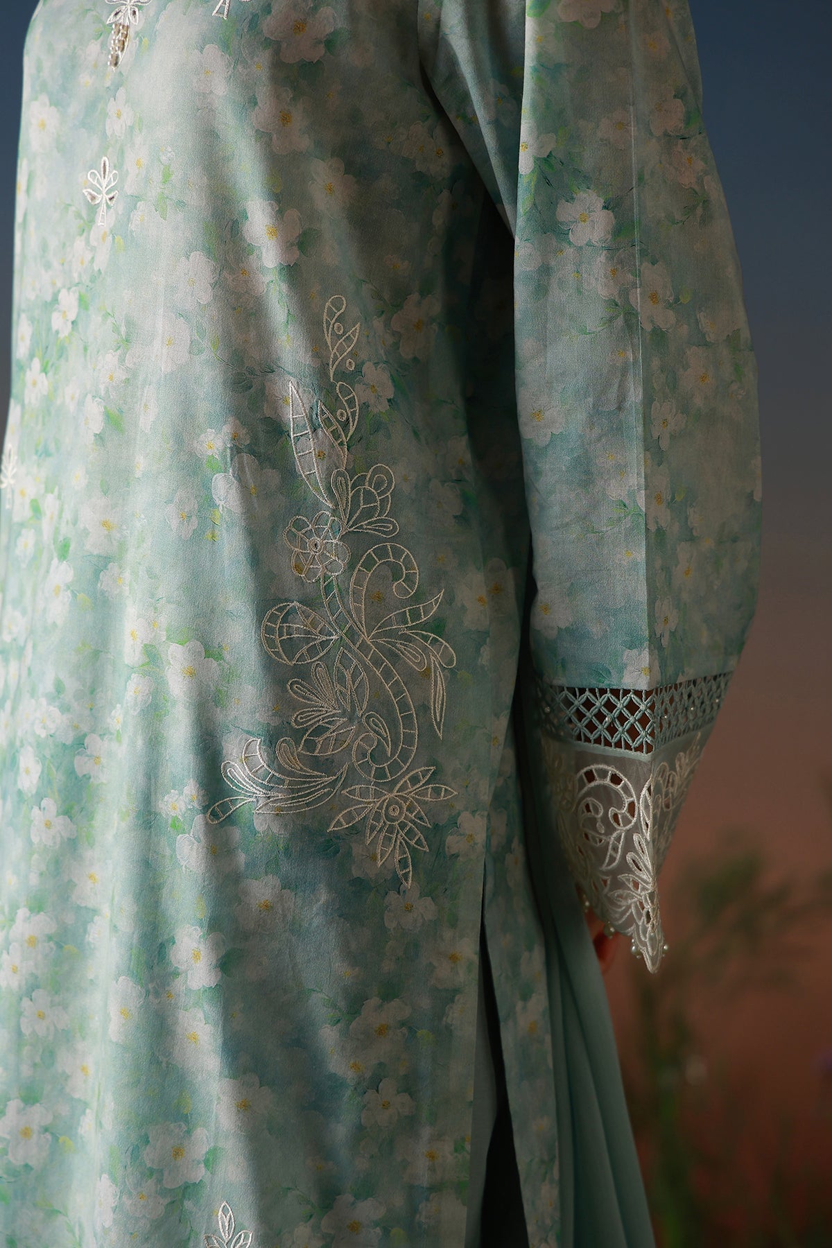 Mirha Lawn – Pale Azure