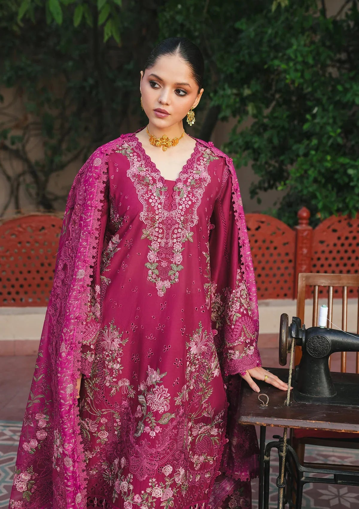 Ek Fasana Luxury Lawn – KLB-7A NAVELI