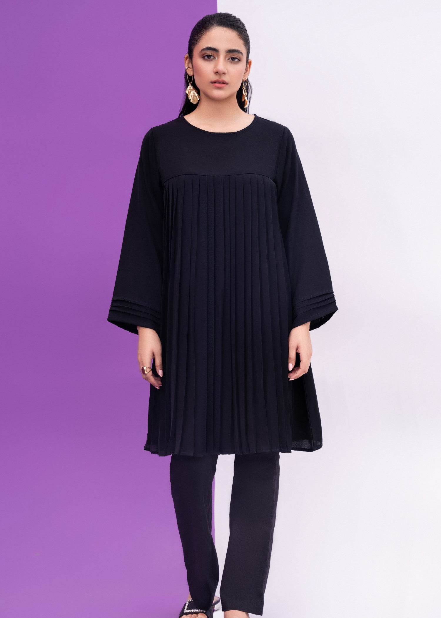 crepe Short Frock in Jet black