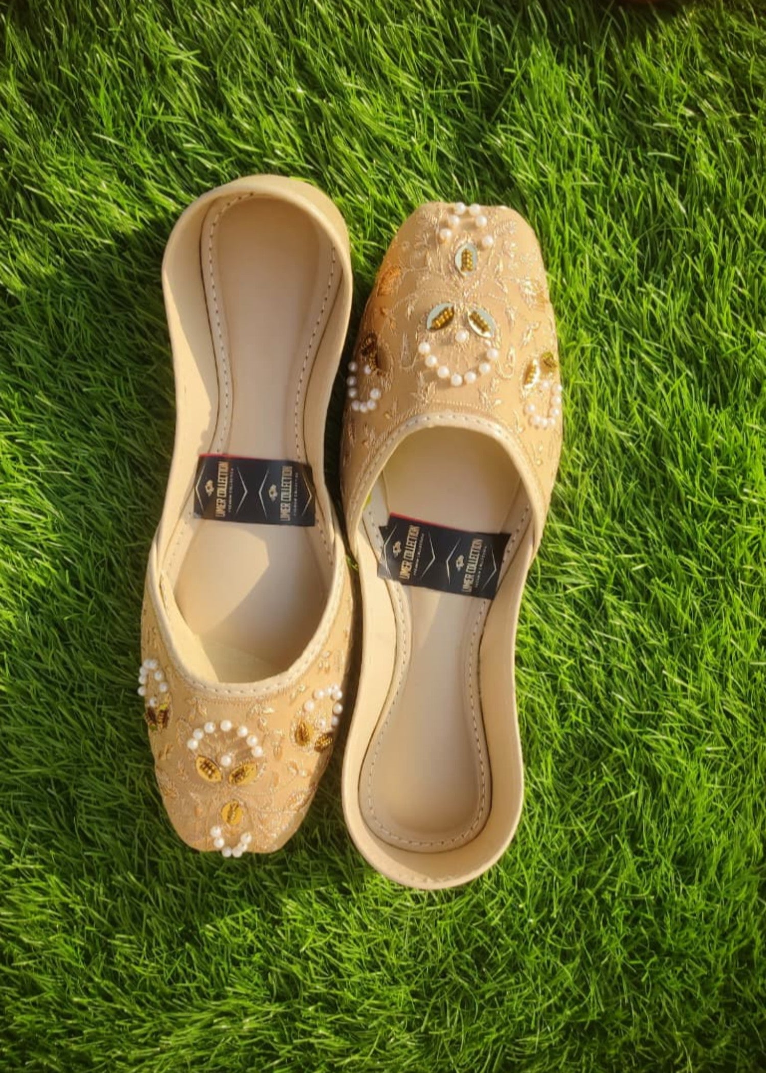 Khussa in Beige by - High Quality Women Khussa YFX2192