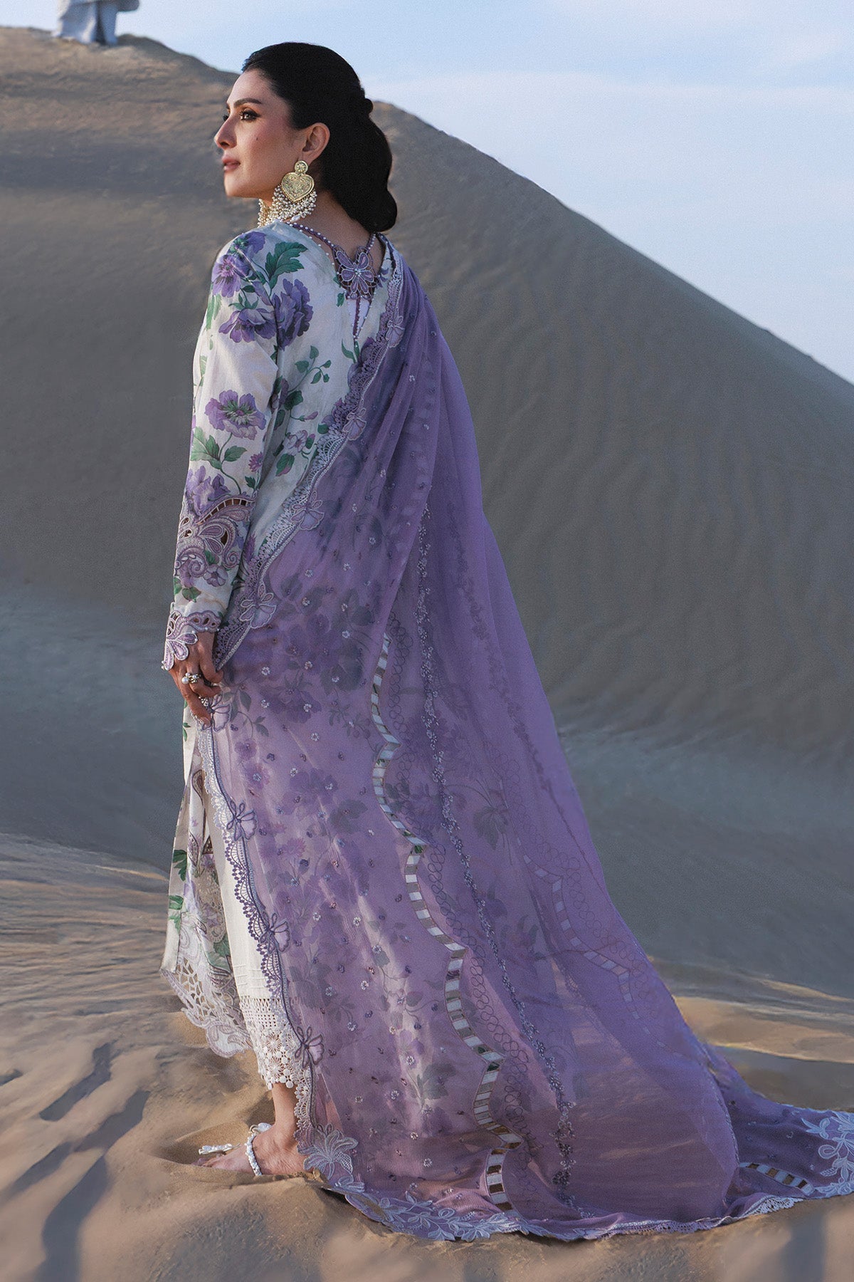 Aman Luxury Lawn – Amaris NE-231