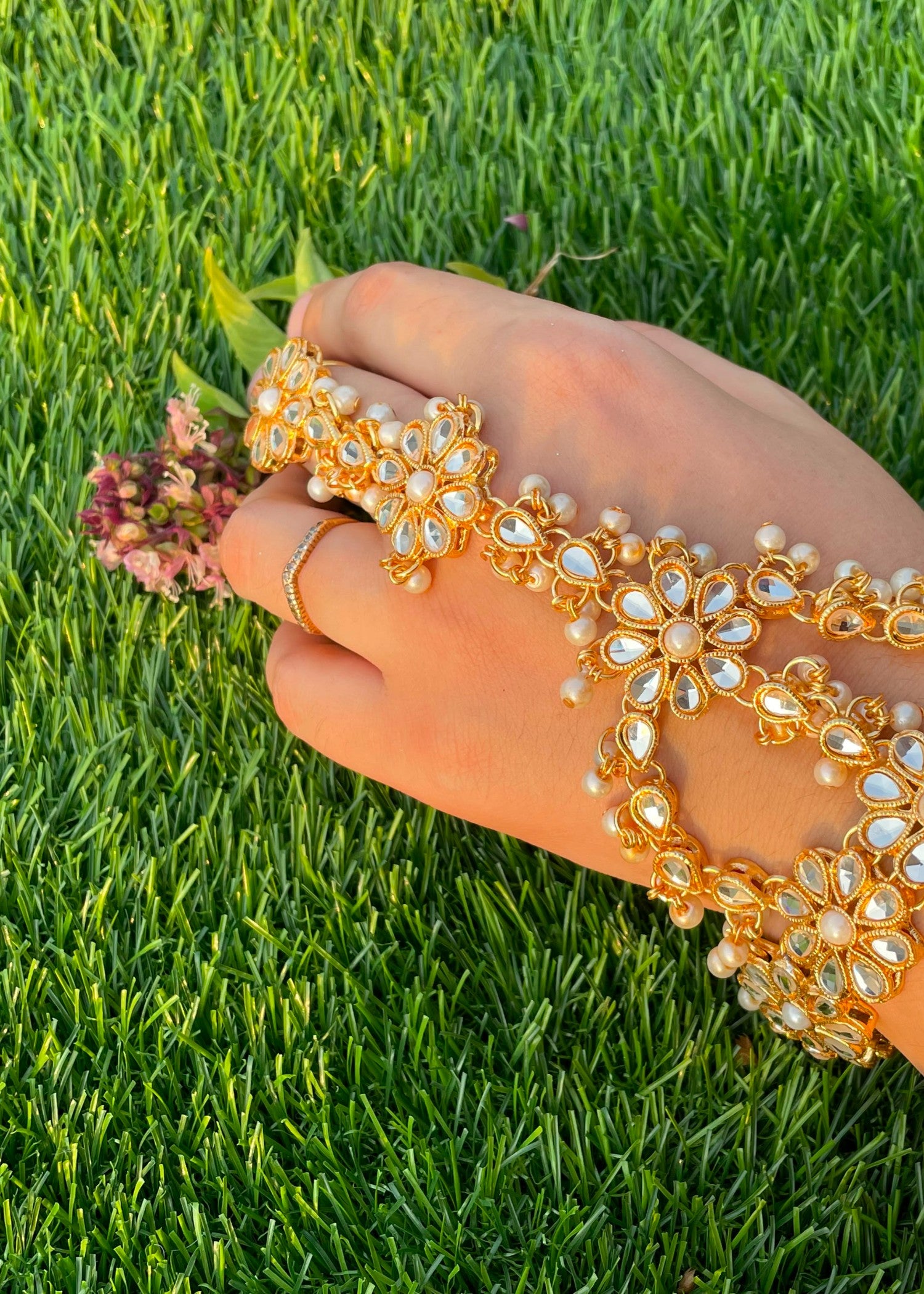 Bracelet in Pearl white Color by - Trendy Women Bracelet YRB0475